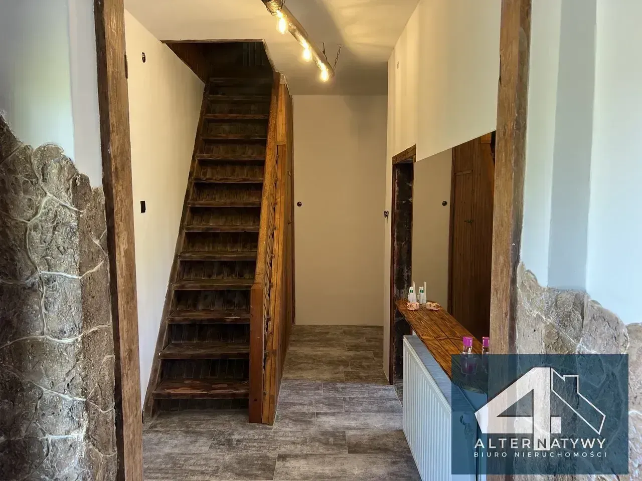 Dom  z dużym potencjałem biznesowym 5pokoje 16