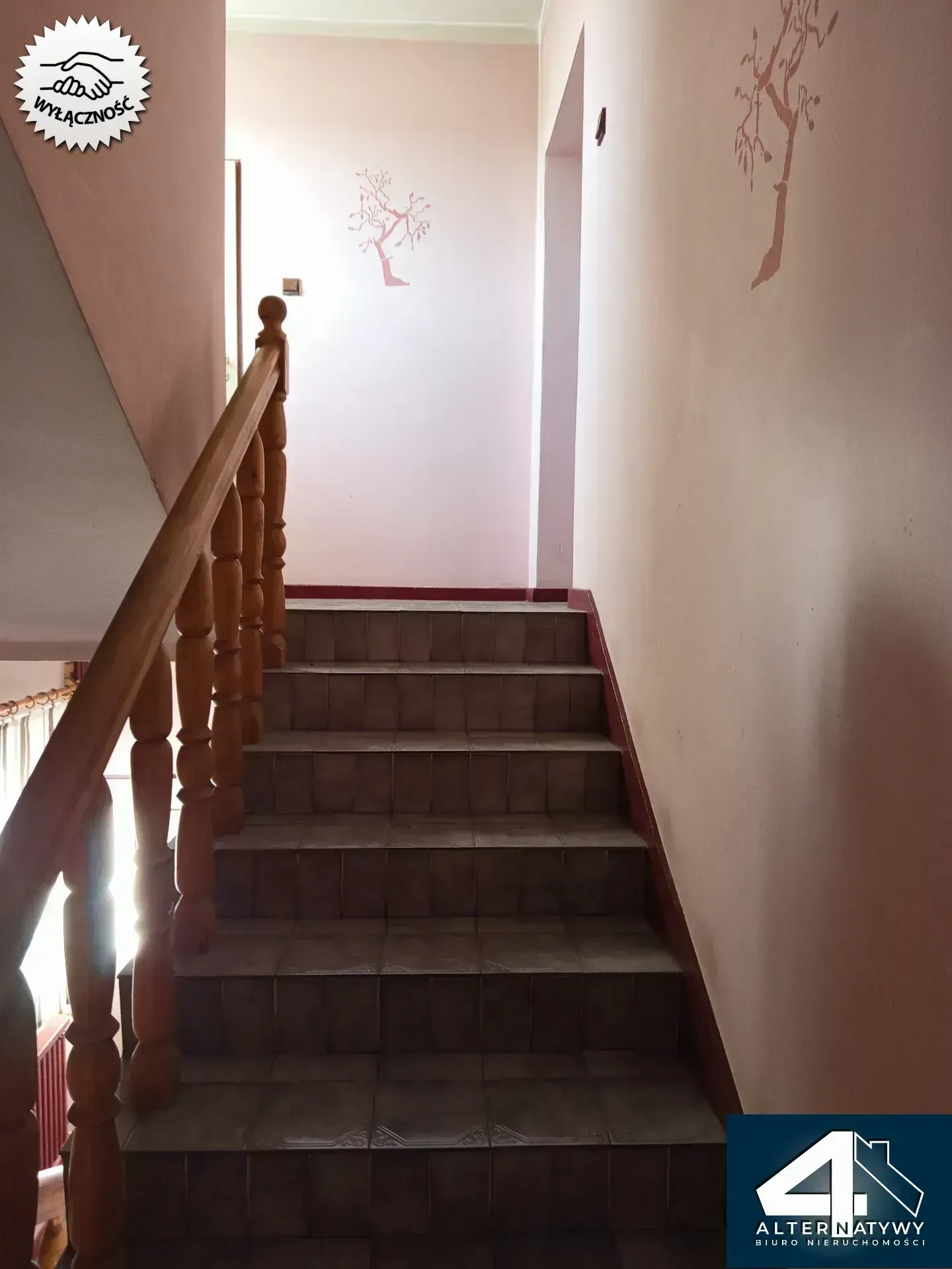 Urokliwy dom jednorodzinny z ogrodem. 19