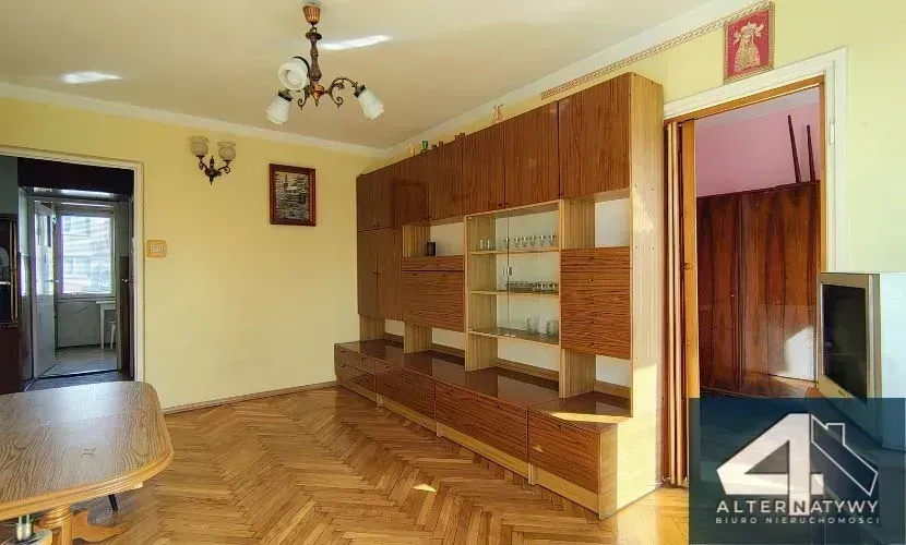 M4 w zielonej okolicy las i jezioro tuż obok 1