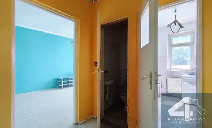 Dom + 2 duże garaże idealne pod firmę! 8
