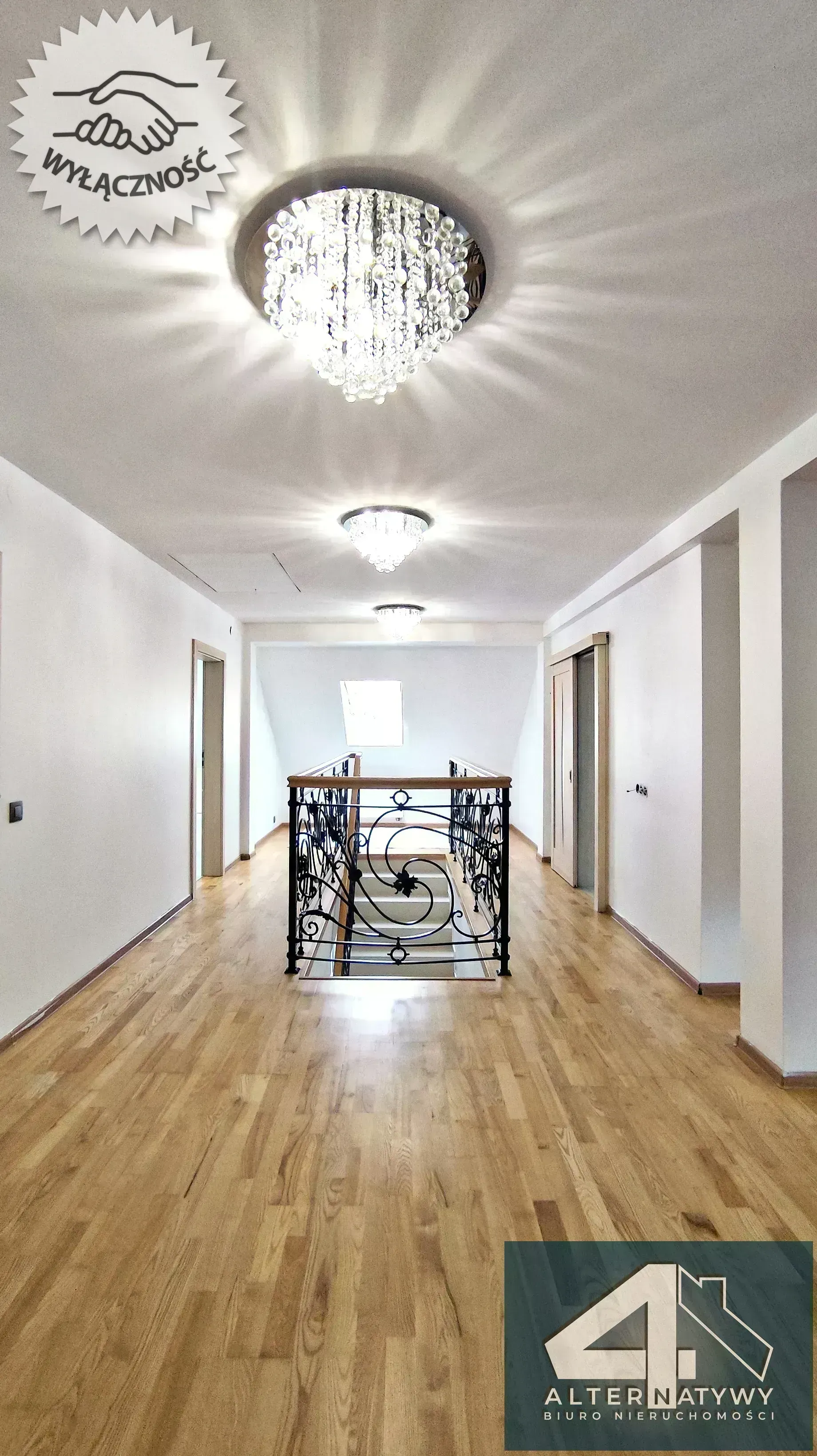 Luksusowy, duży dom przy lesie i rzece 7