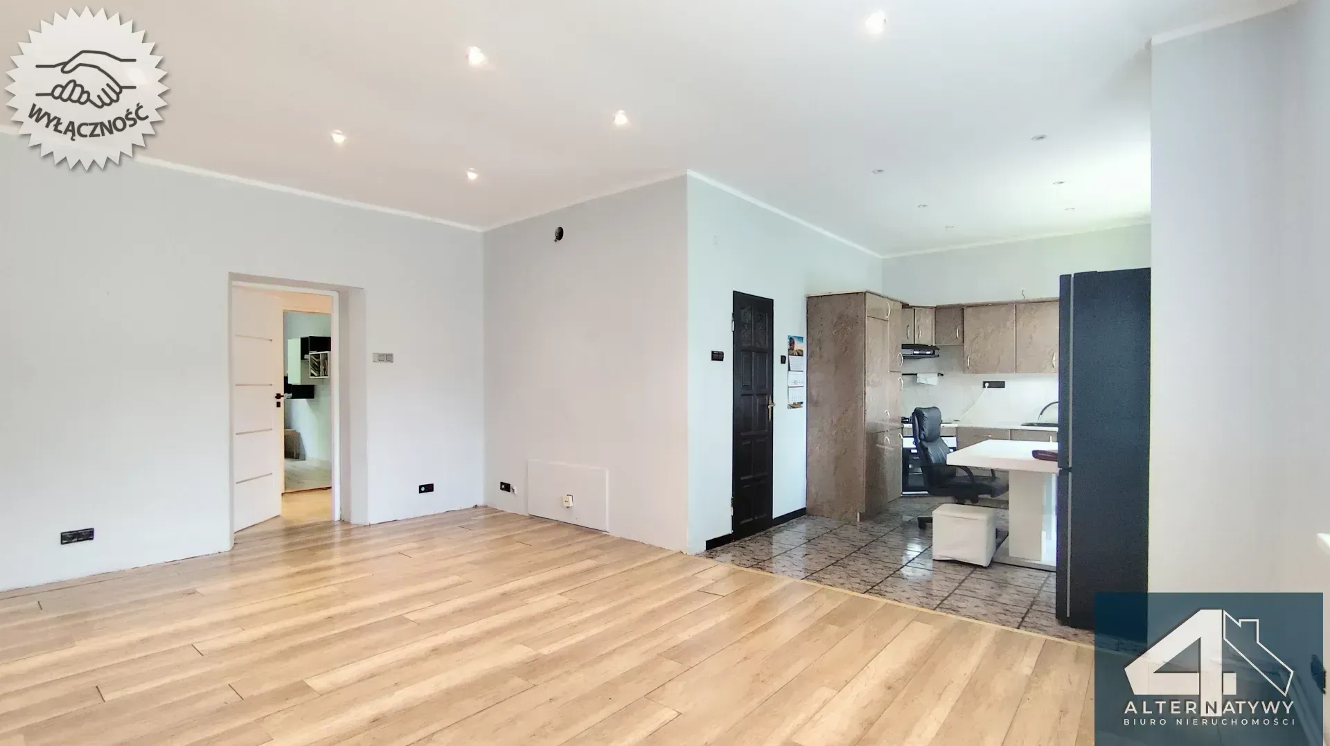 Dom i budynek na działaność lub do zamieszkania 2