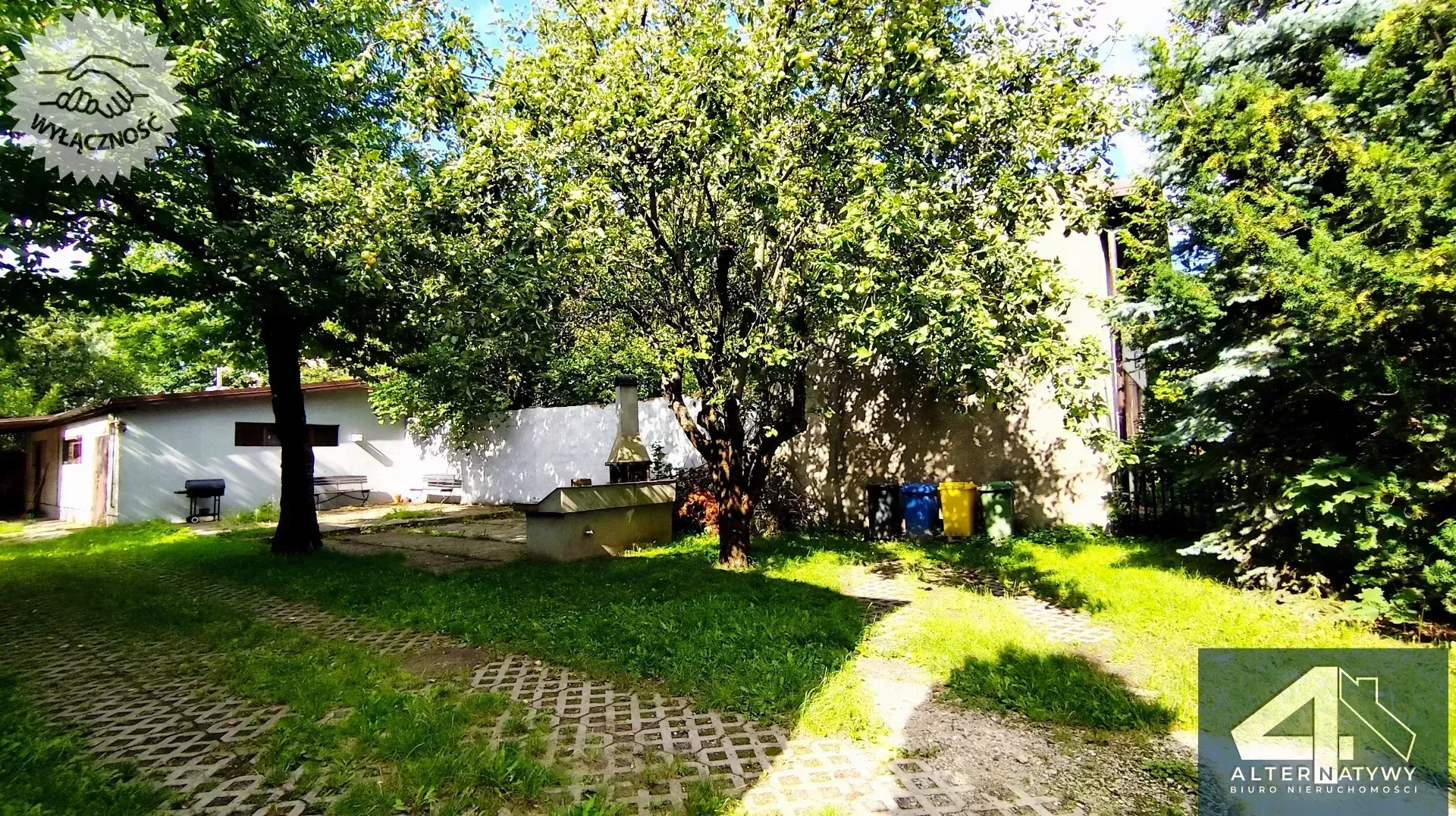 Dom i budynek na działaność lub do zamieszkania 15