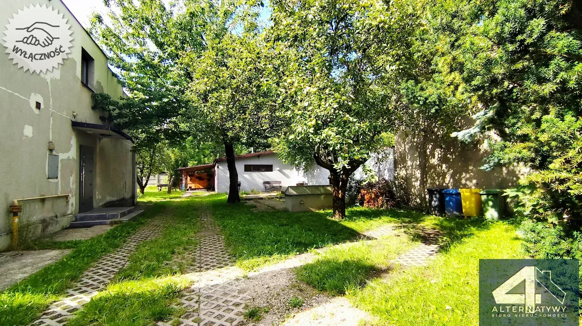 Dom i budynek na działaność lub do zamieszkania 16