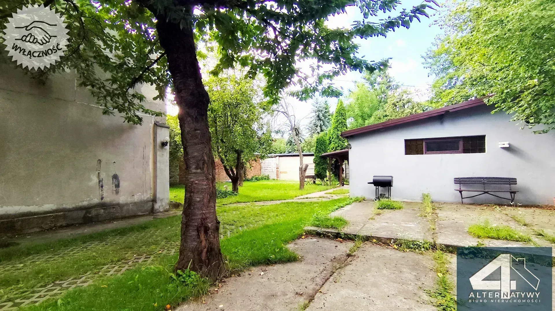 Dom i budynek na działaność lub do zamieszkania 17