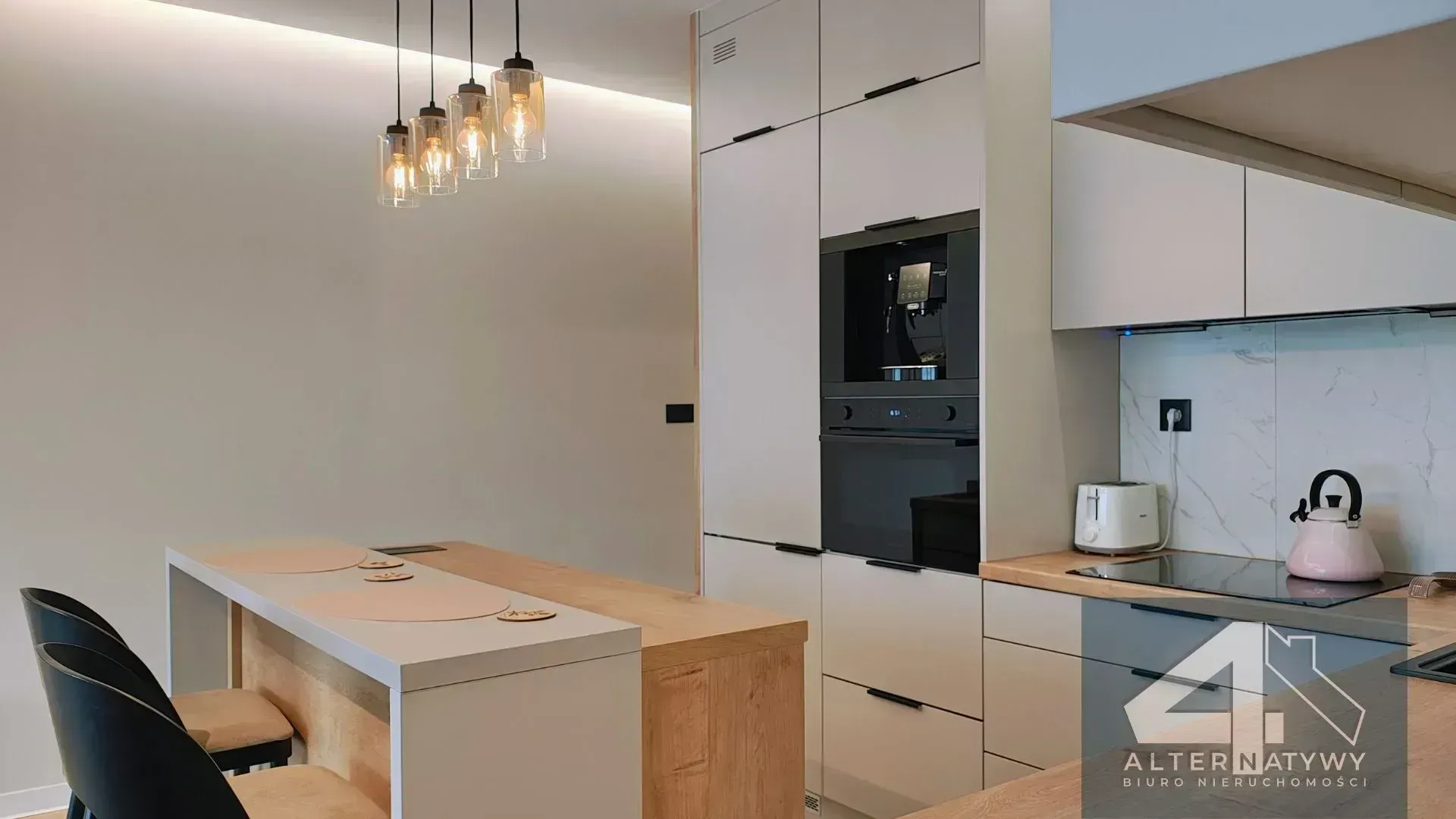 M3 z Ogrodem w Centrum! Nowoczesne i Wyposażone! 3