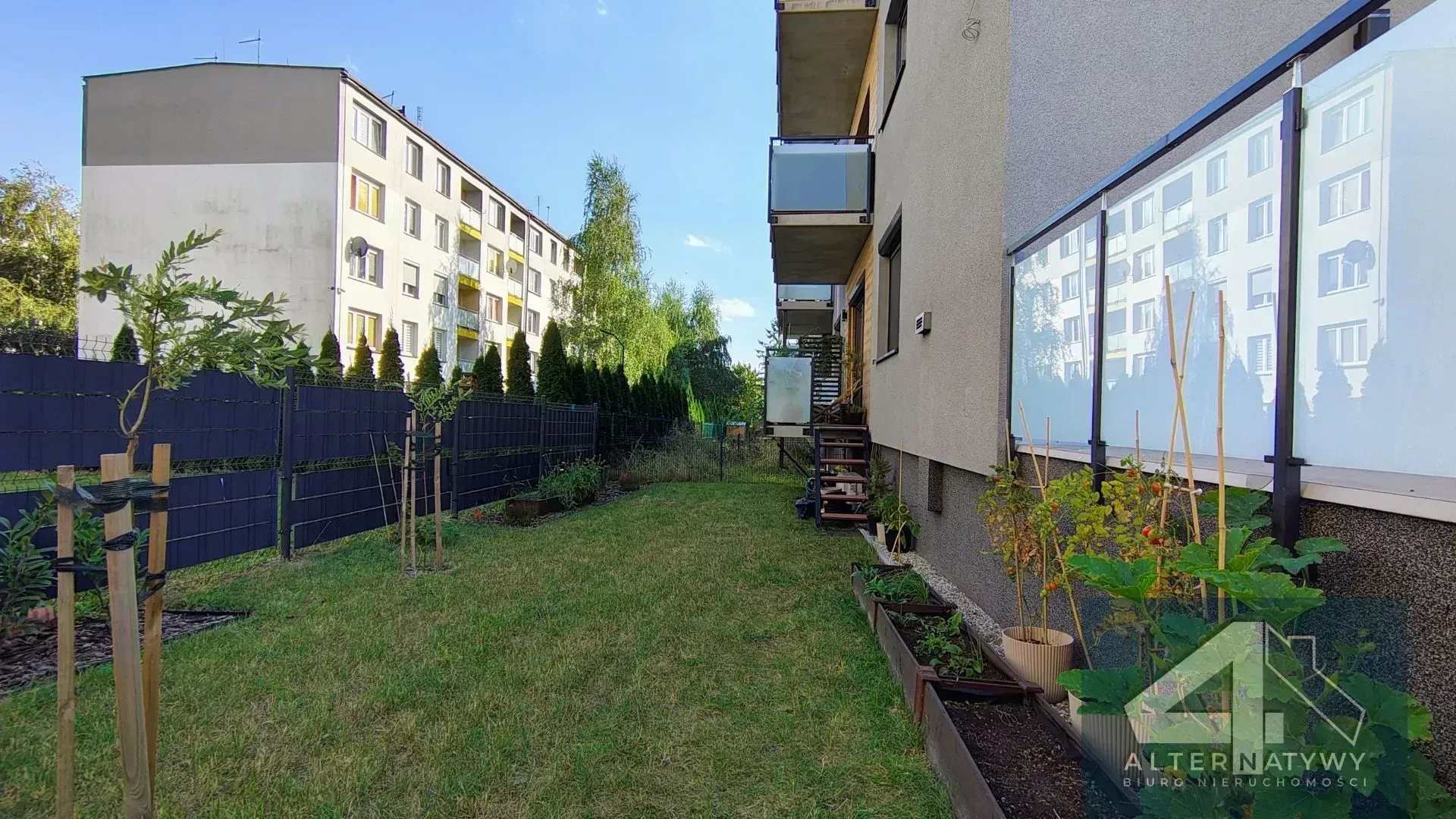 M3 z Ogrodem w Centrum! Nowoczesne i Wyposażone! 16