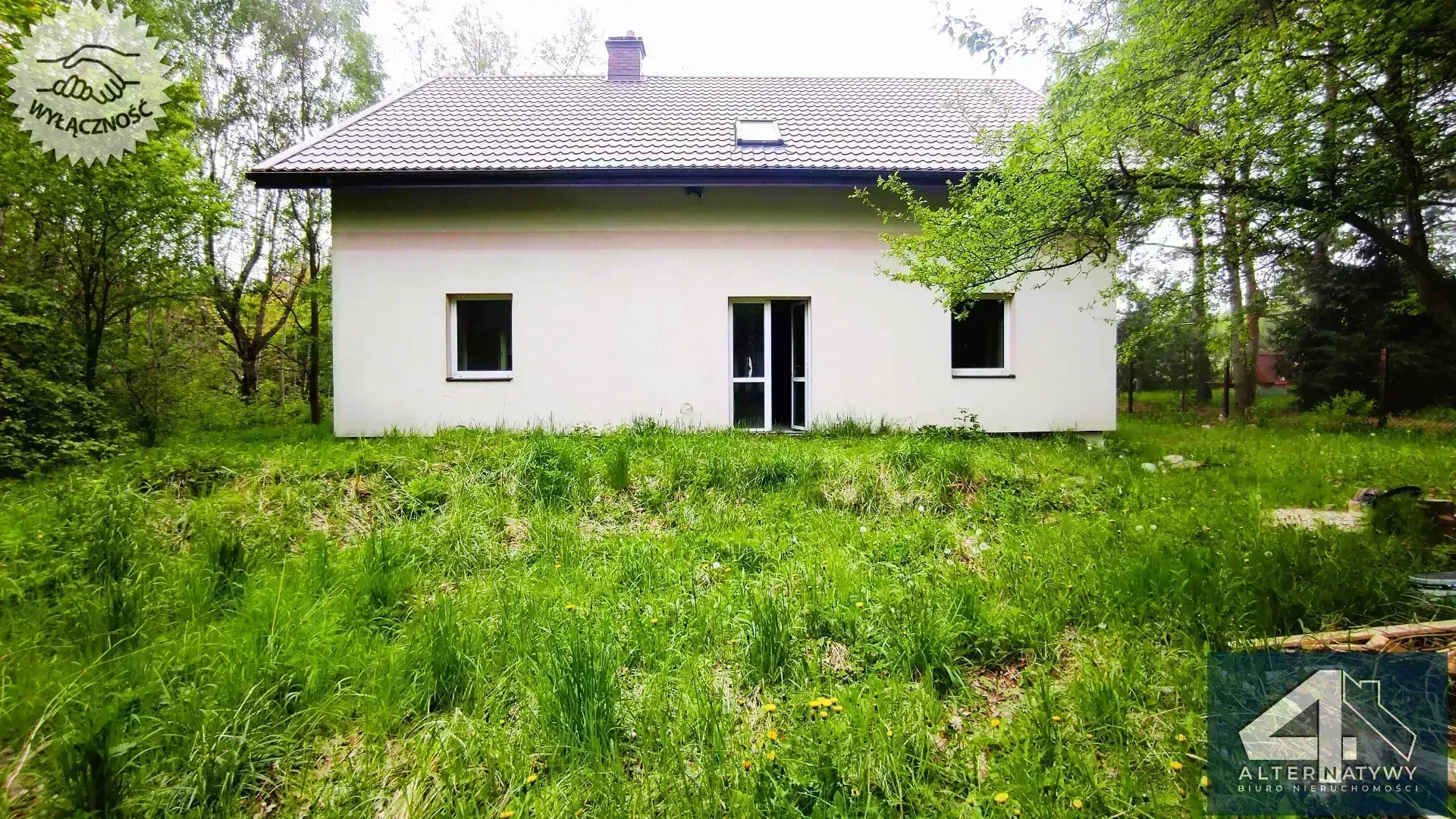 Duży dom z dużą działką blisko lasu i rzeki 1
