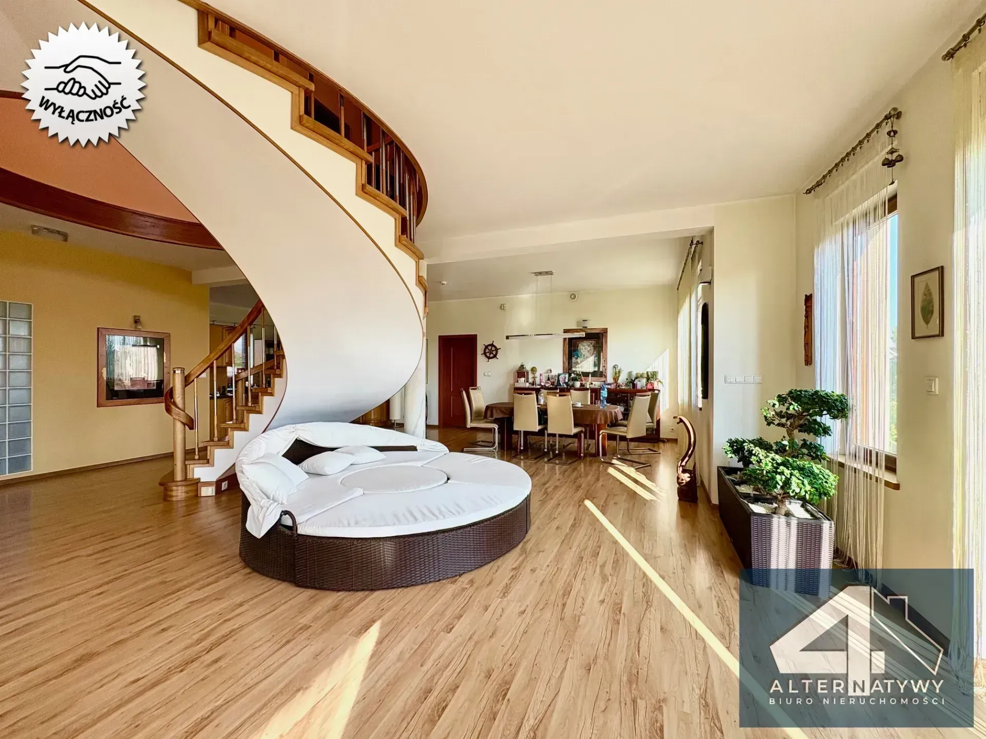 Indywidualny projekt, przestronny dom 16