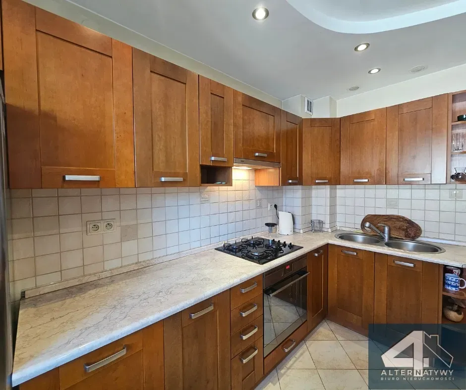 Apartament z dwoma łazienkami i dużym balkonem 2
