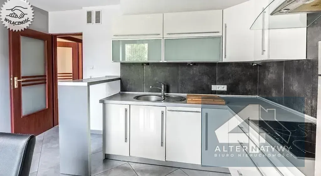 Przestronne, 2 osobne pokoje i osobna kuchnia! 3