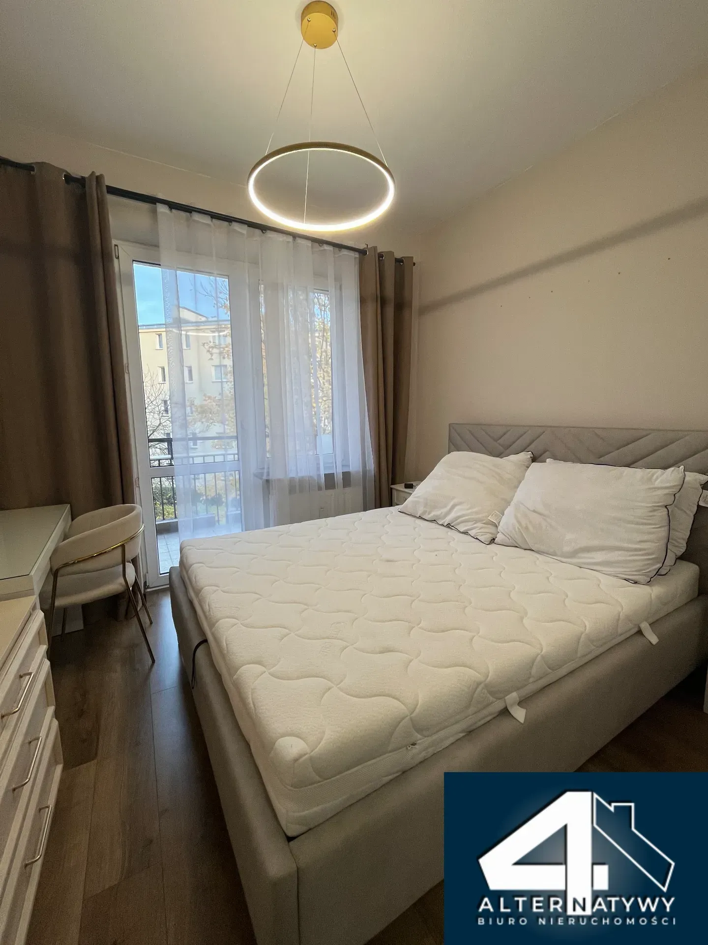 Nowoczesne mieszkanie z balkonem 8