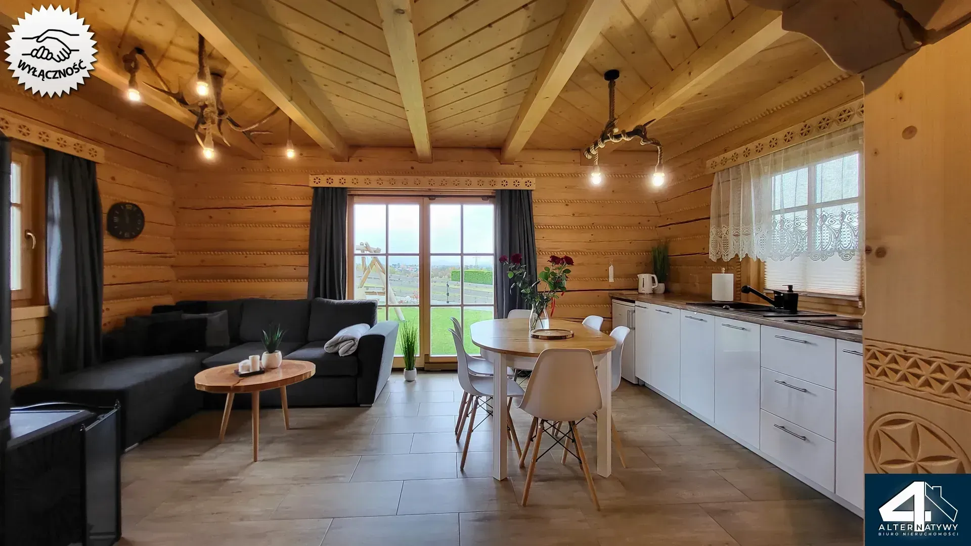 Dom z bala w Beskidach 2