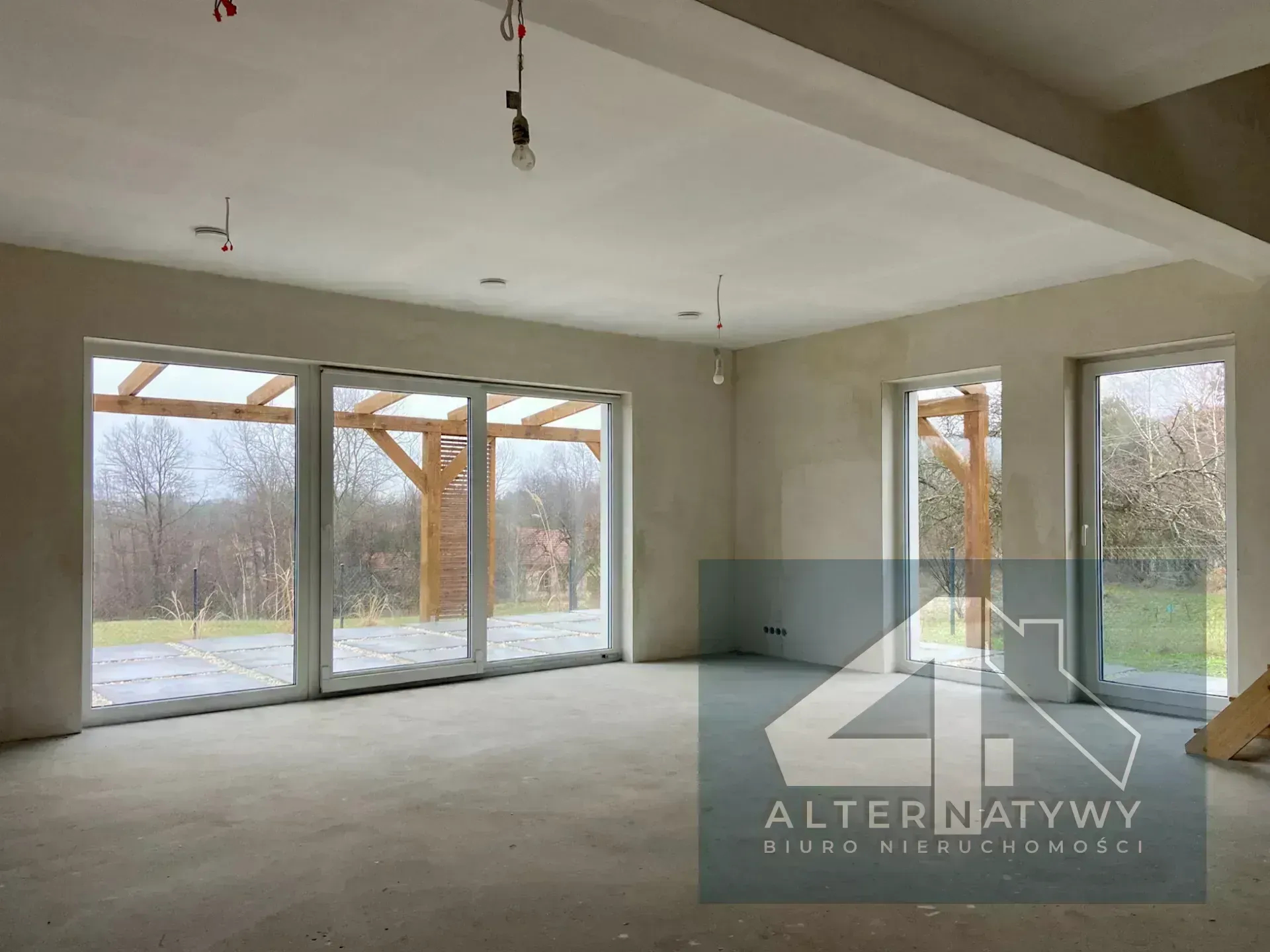 Dom w dobrej lokalizacji -stan deweloperski plus! 5