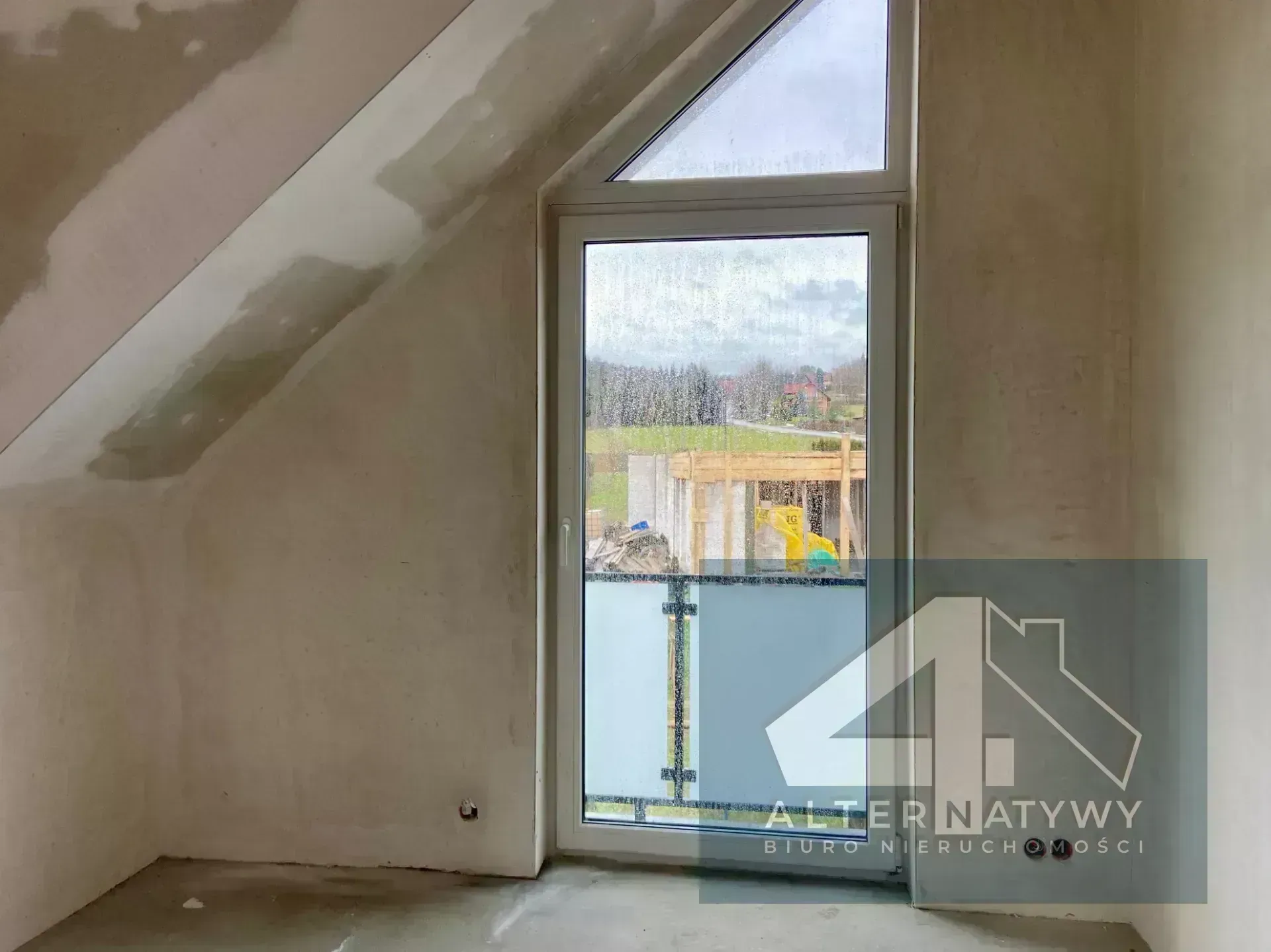 Dom w dobrej lokalizacji -stan deweloperski plus! 9