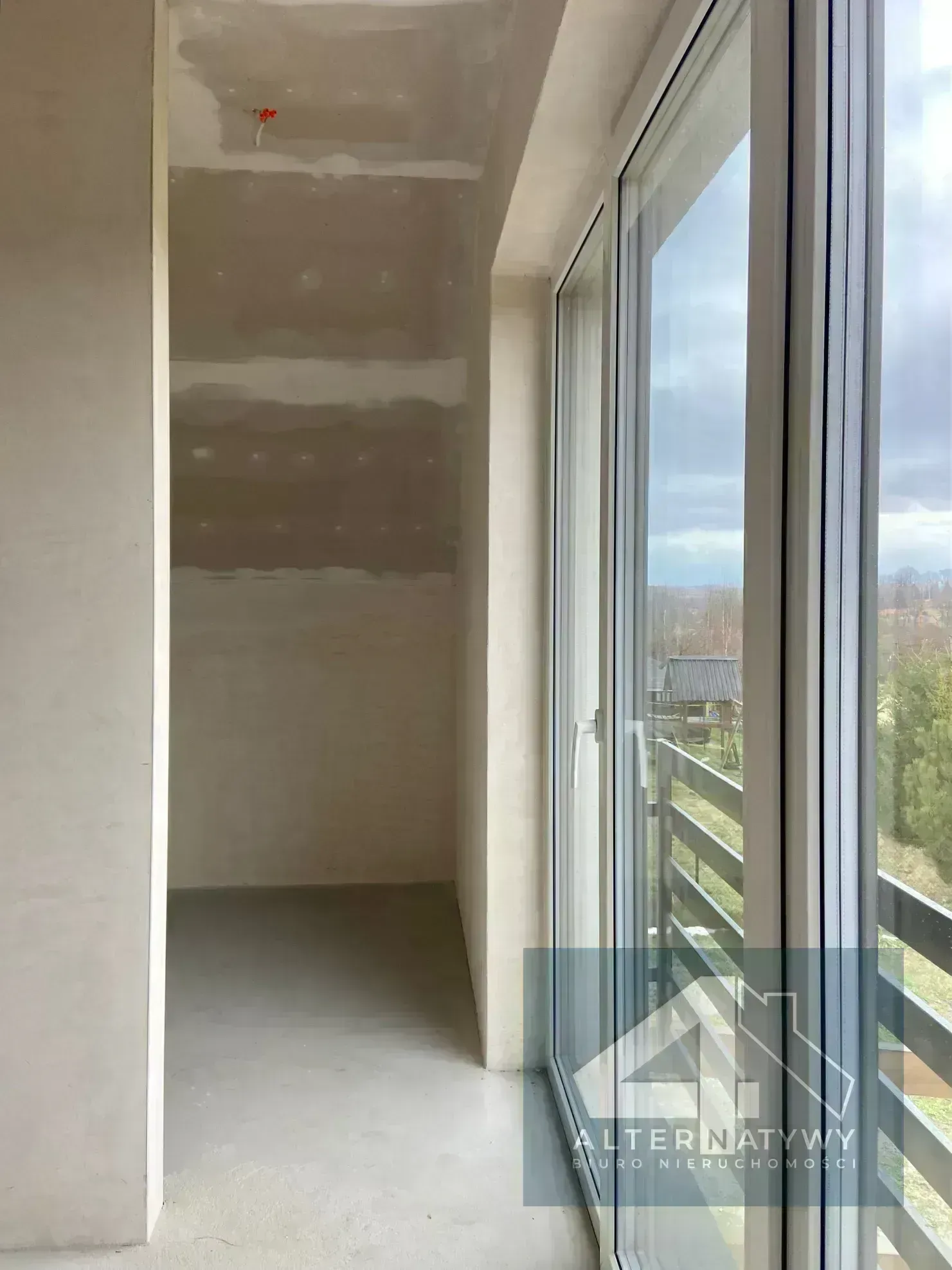 Dom w dobrej lokalizacji -stan deweloperski plus! 10