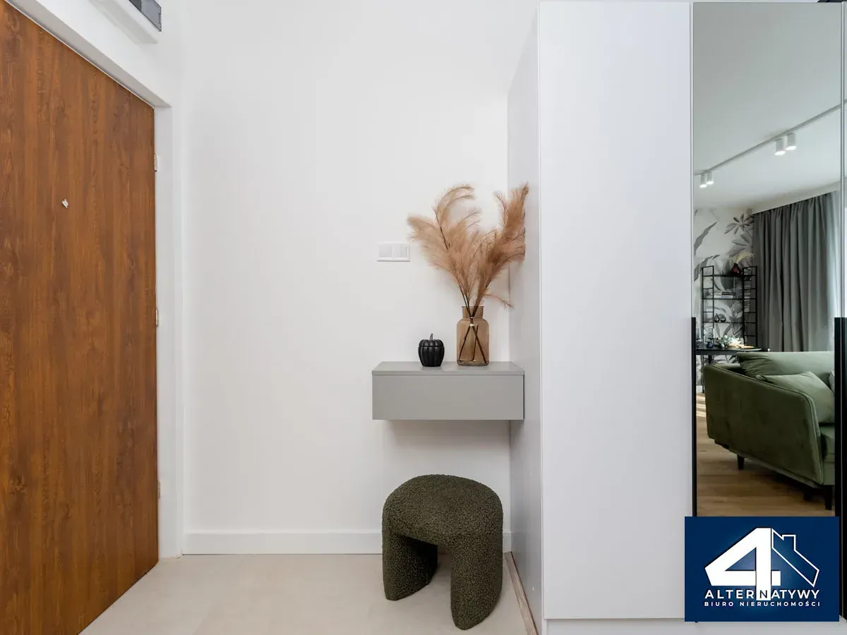 Urocza kawalerka 30,3 m2 w zaciszu, winda 7