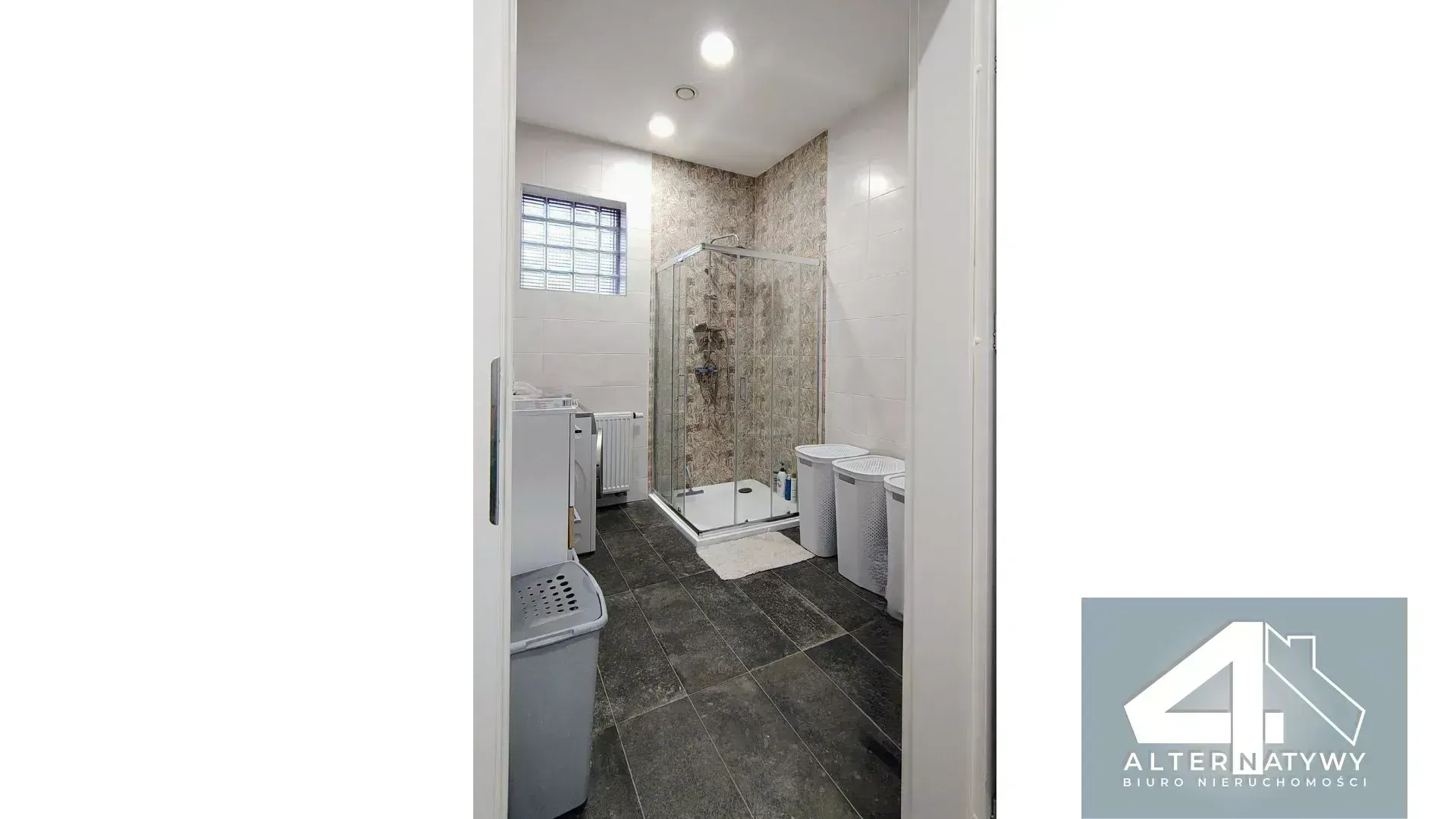 Nowoczesny Budynek Usługowo-Magazynowy z Gruntem 3