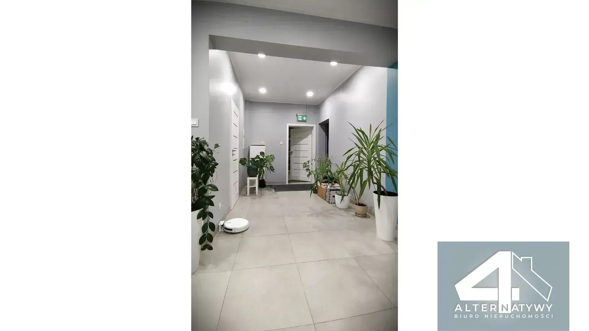 Nowoczesny Budynek Usługowo-Magazynowy z Gruntem 4