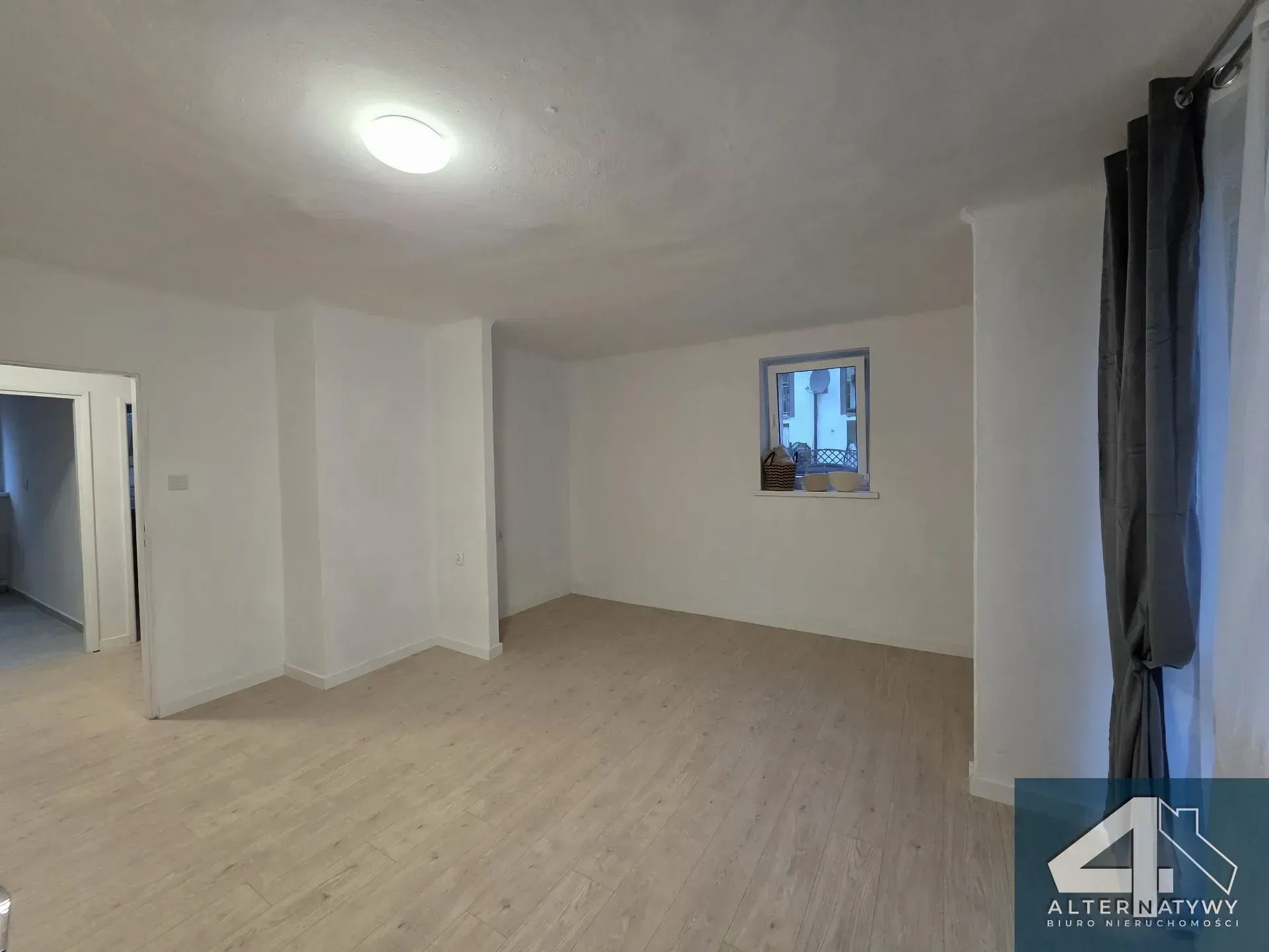 Przestronne mieszkanie w samym cetrum Otwocka. 9