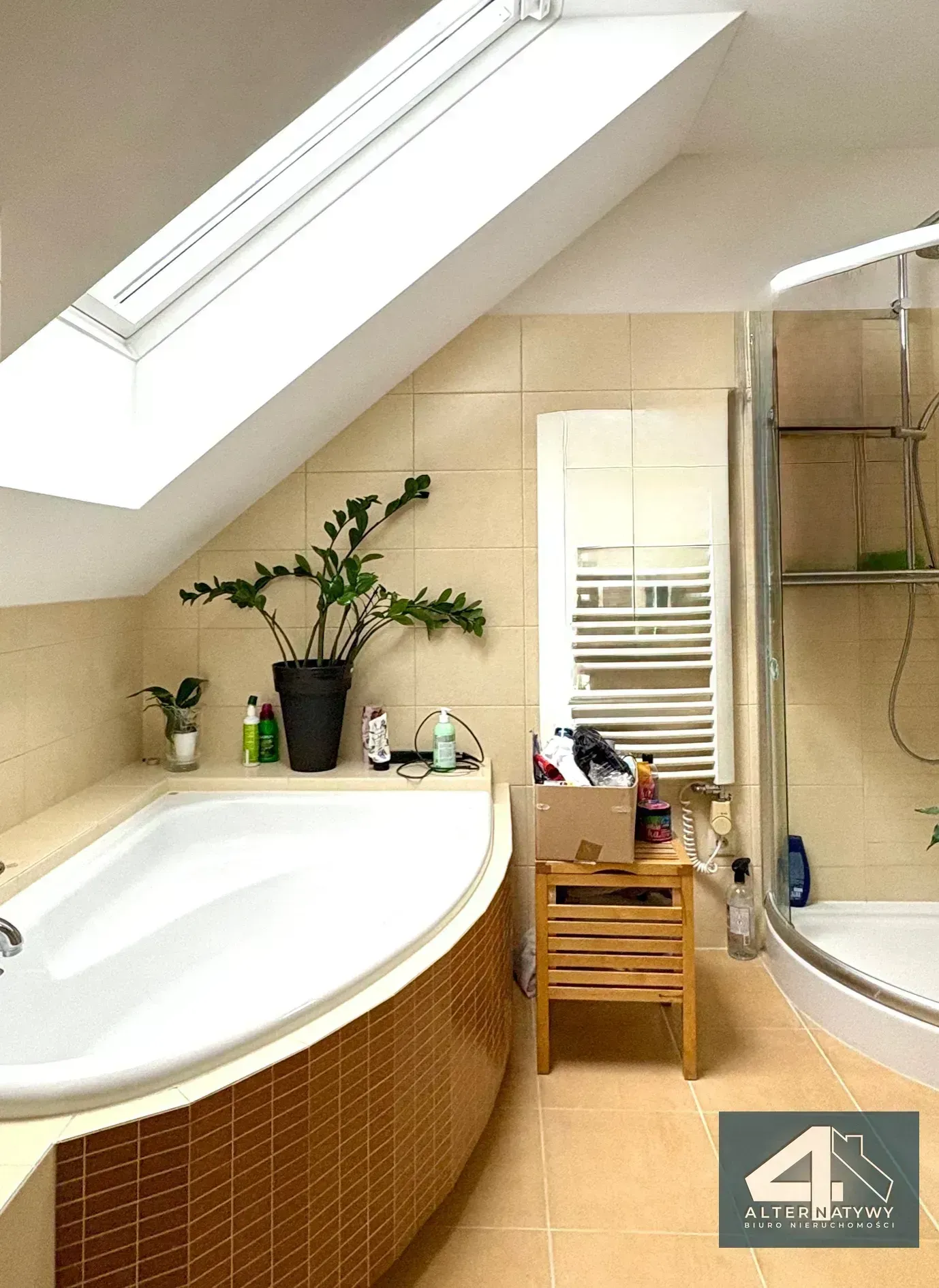 Funkcjonalny dom wolnostojący, widokowa działka 13