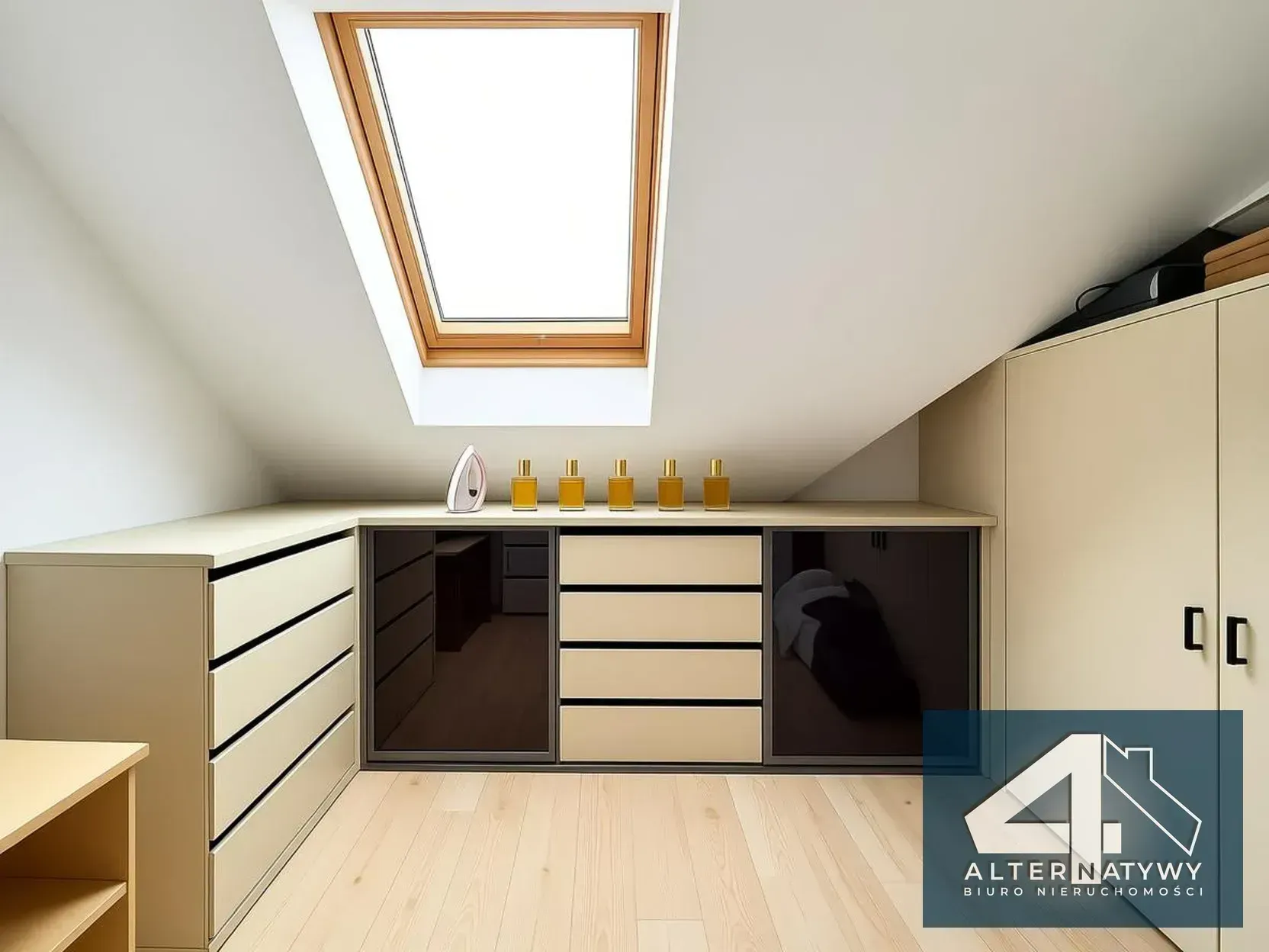 Funkcjonalny dom wolnostojący, widokowa działka 18