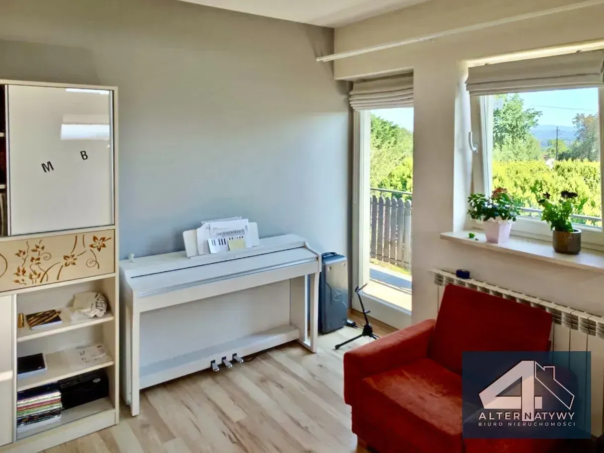 Funkcjonalny dom wolnostojący, widokowa działka 19