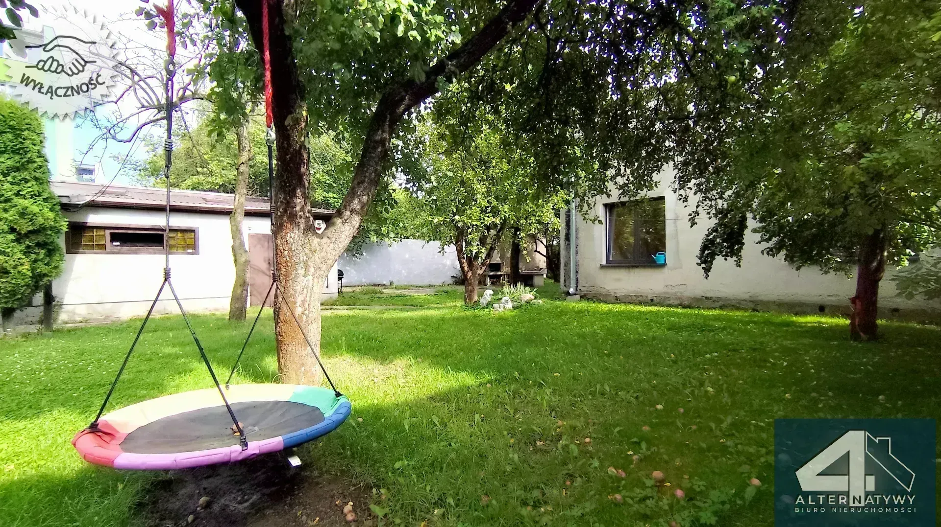 2 budynki: działalność lub mieszkalno-usługowe 16