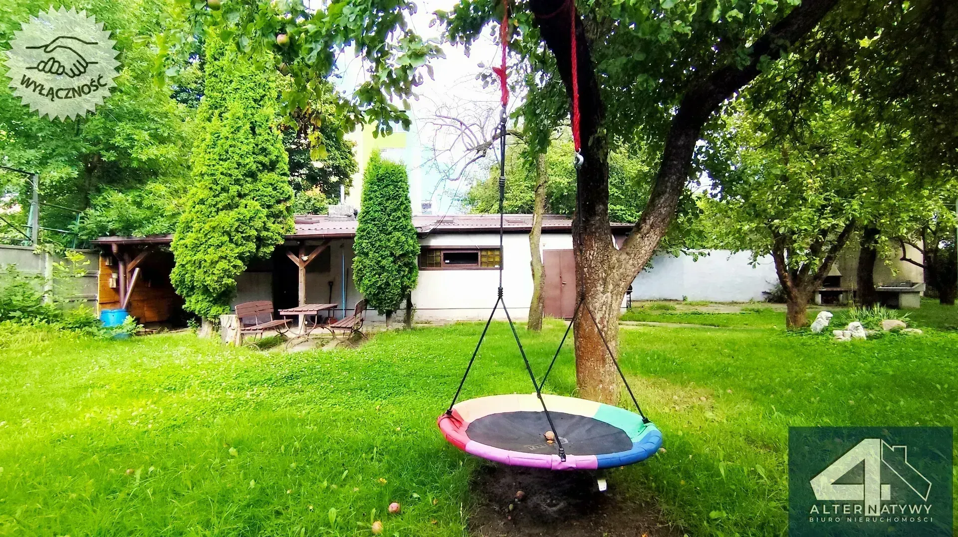 Dom i budynek do zamieszkania lub działaność 11