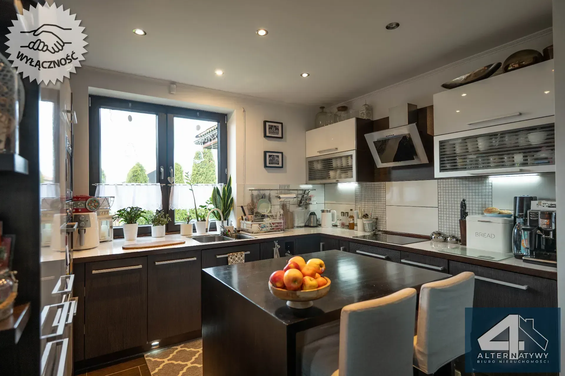 Piękny i ekonomiczny dom w otoczeniu zieleni 2