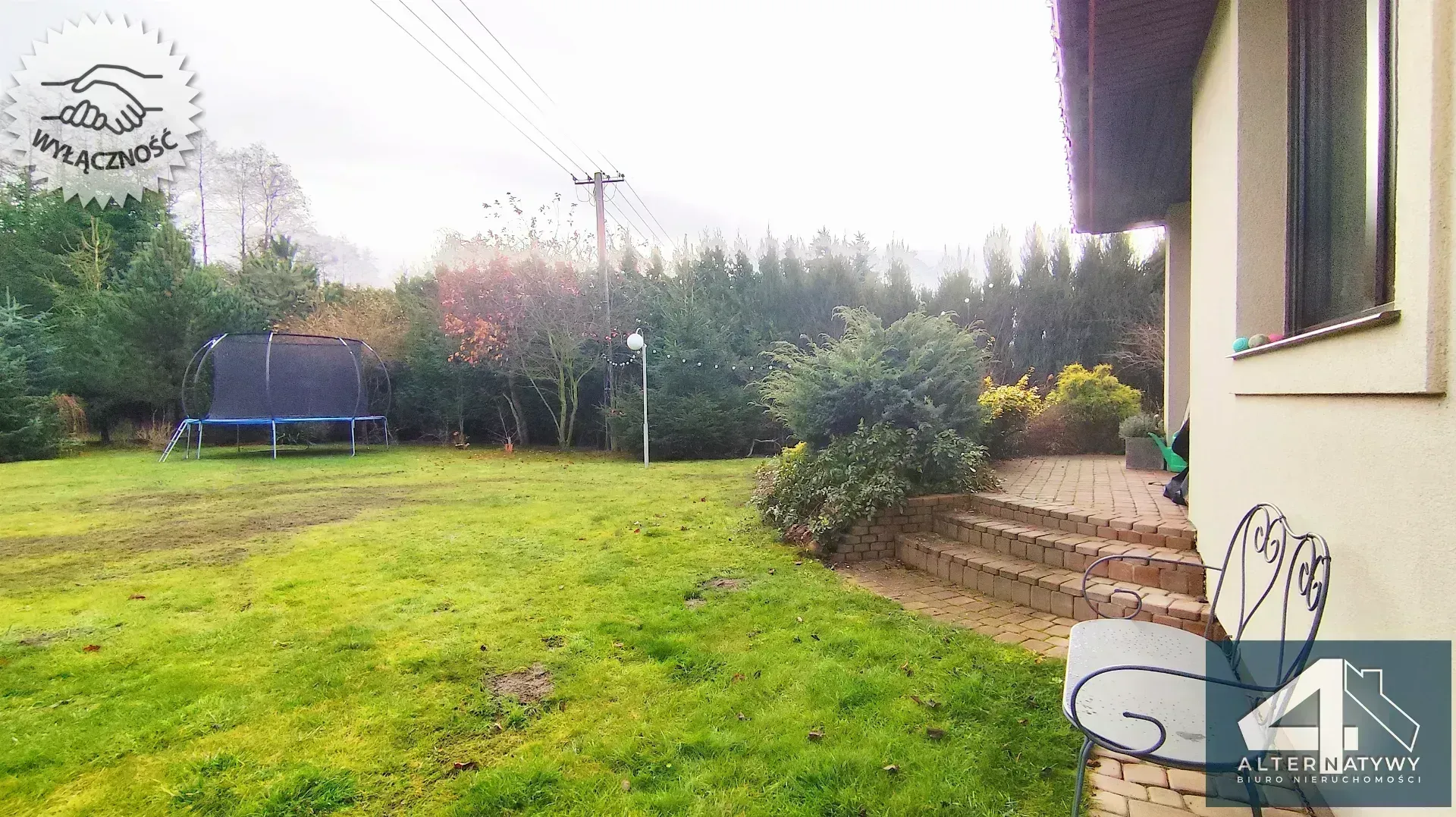 Piękny i ekonomiczny dom w otoczeniu zieleni 12