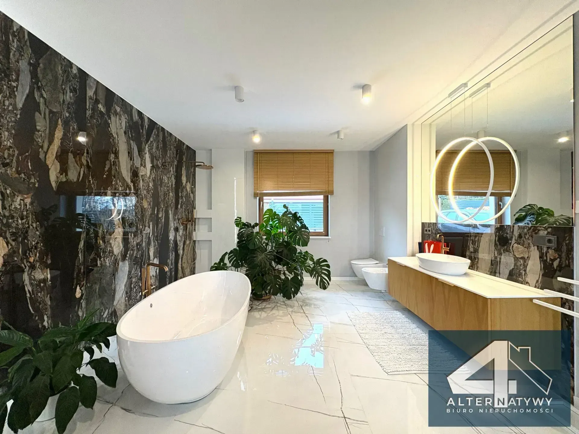 Natura i komfort na widokowej działce 12