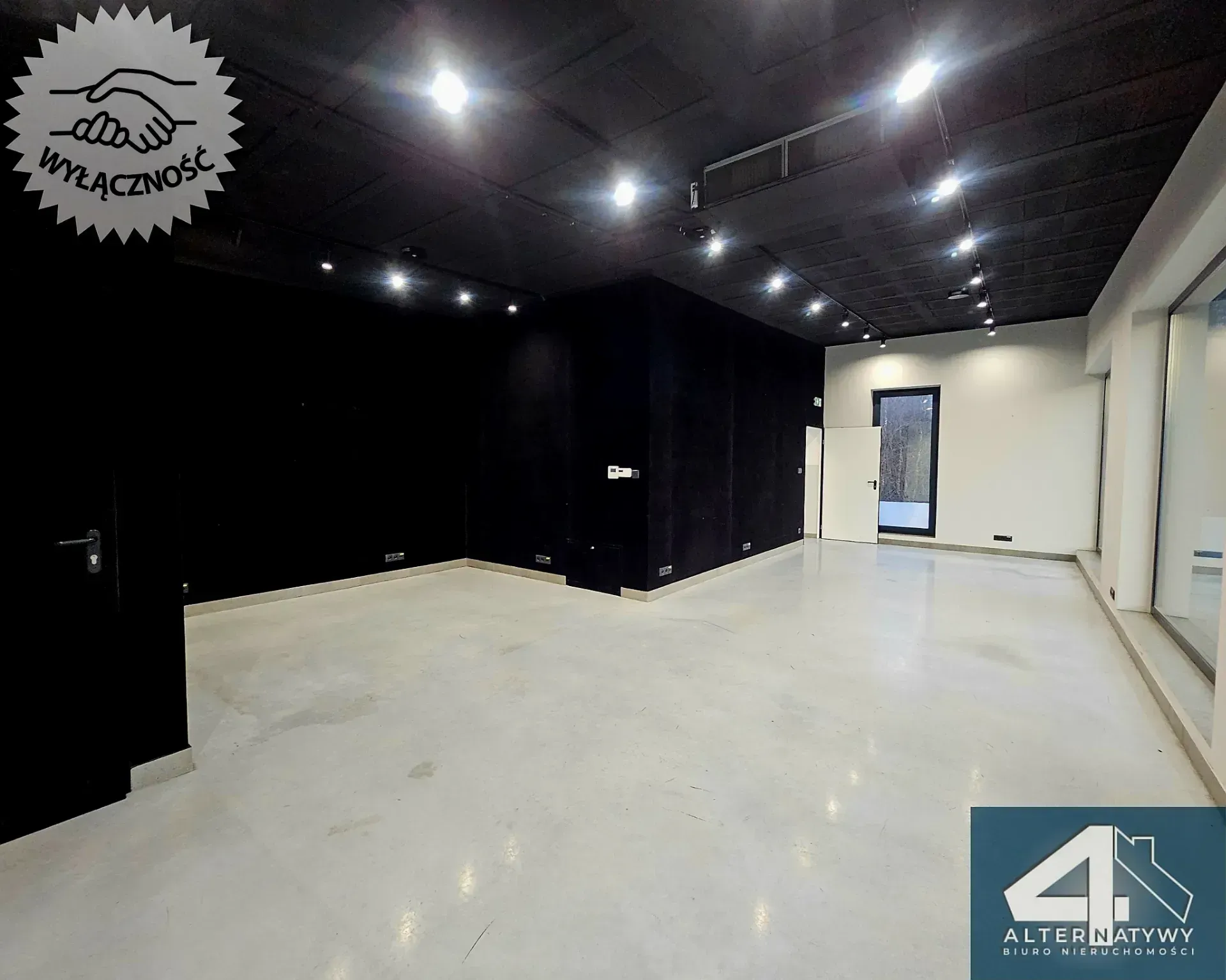 Nowoczesny budynek biurowo-magazynowy Mielec SSE 6