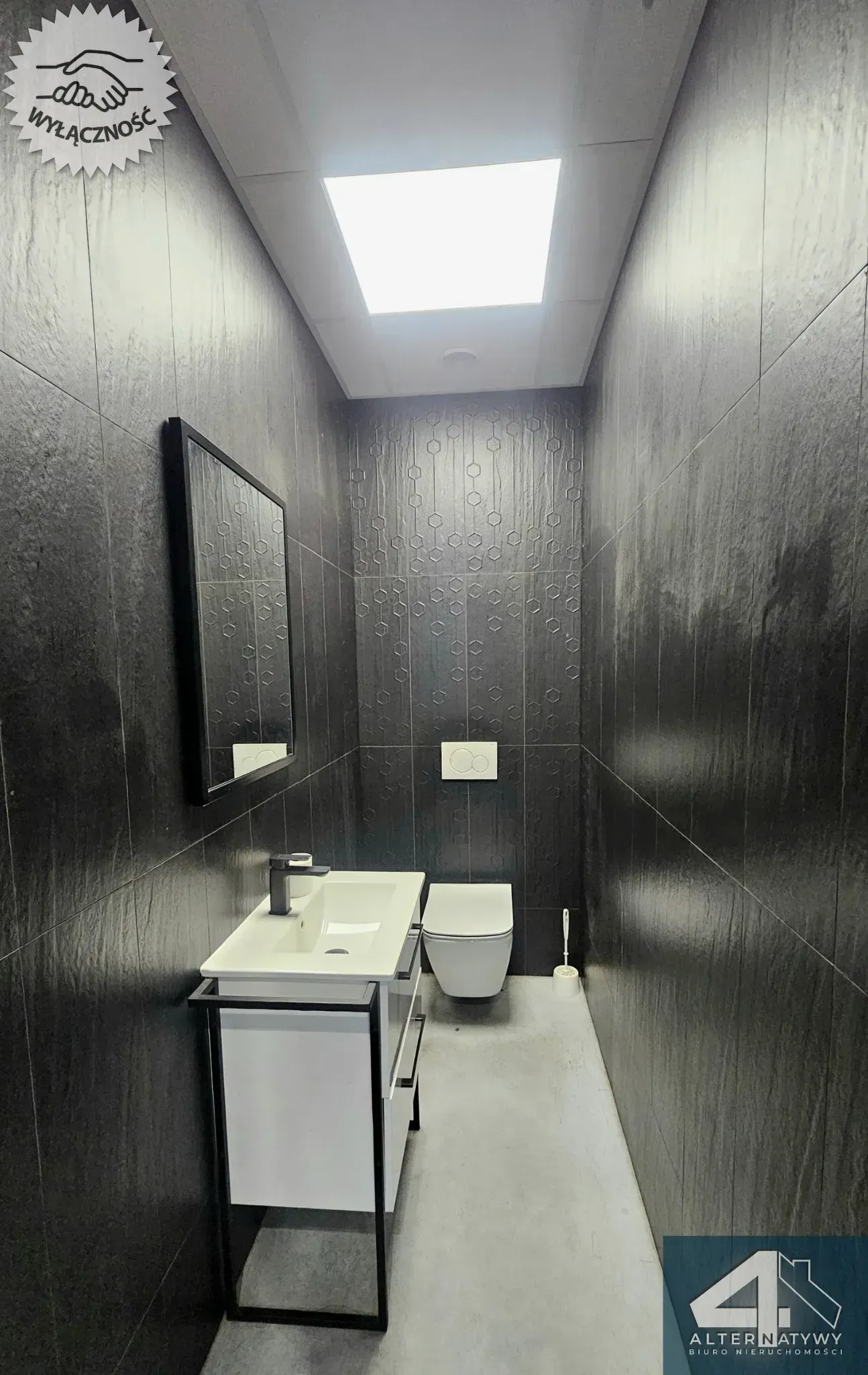 Nowoczesny budynek biurowo-magazynowy Mielec SSE 8