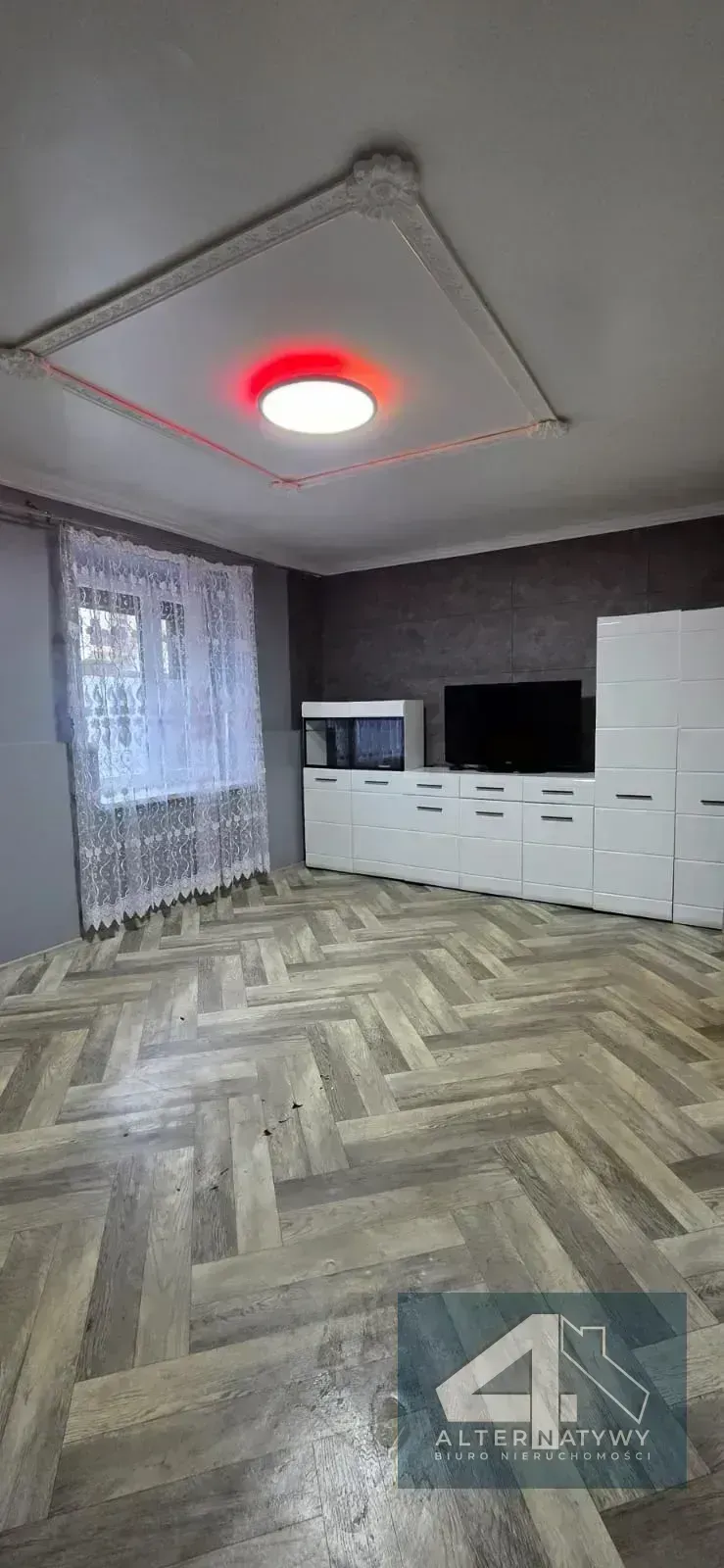 Kawalerka z osobną kuchnią • parter 2