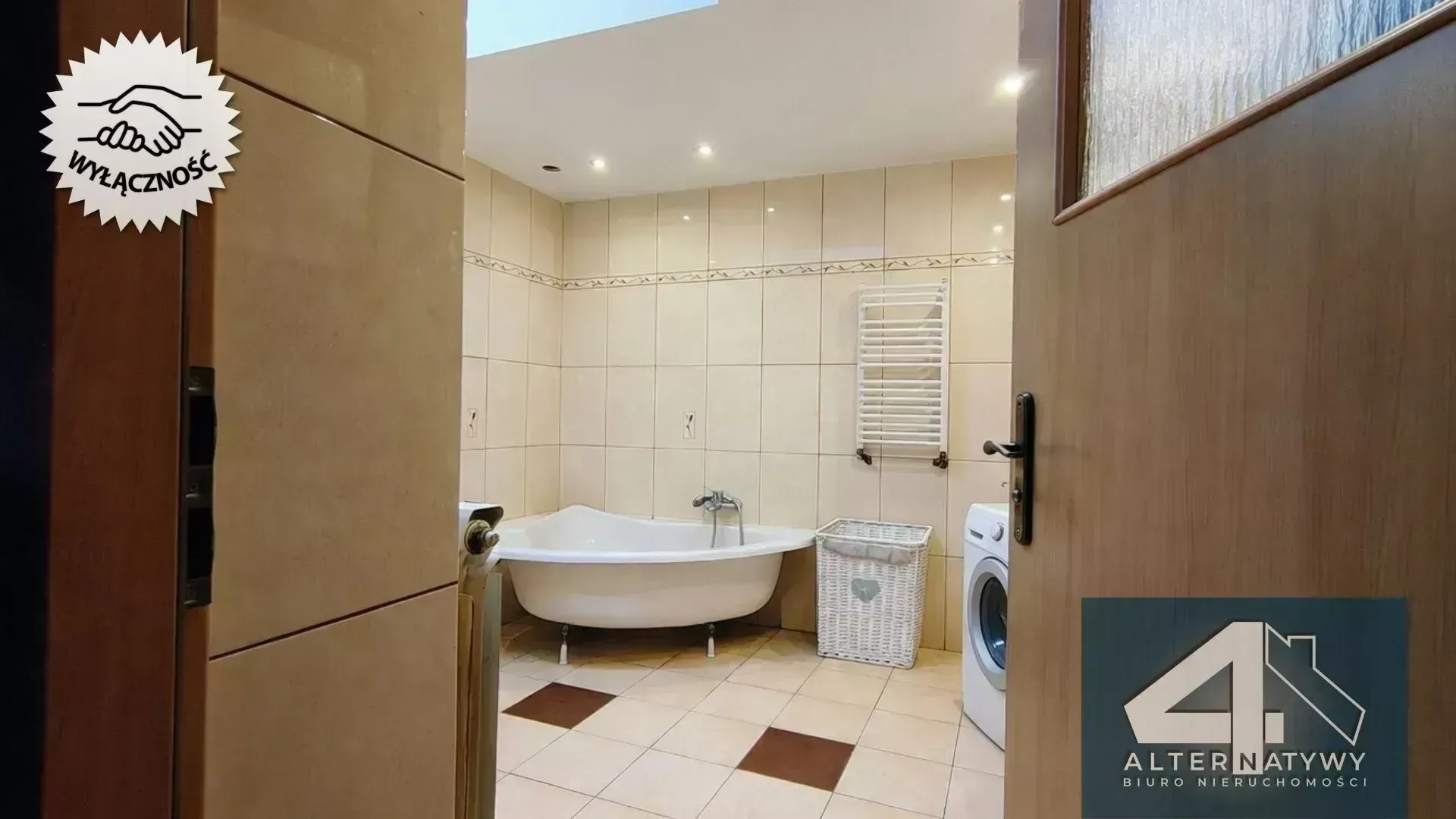 Budynek Usługowo-Mieszkalny + Dom z Ogrodem 12