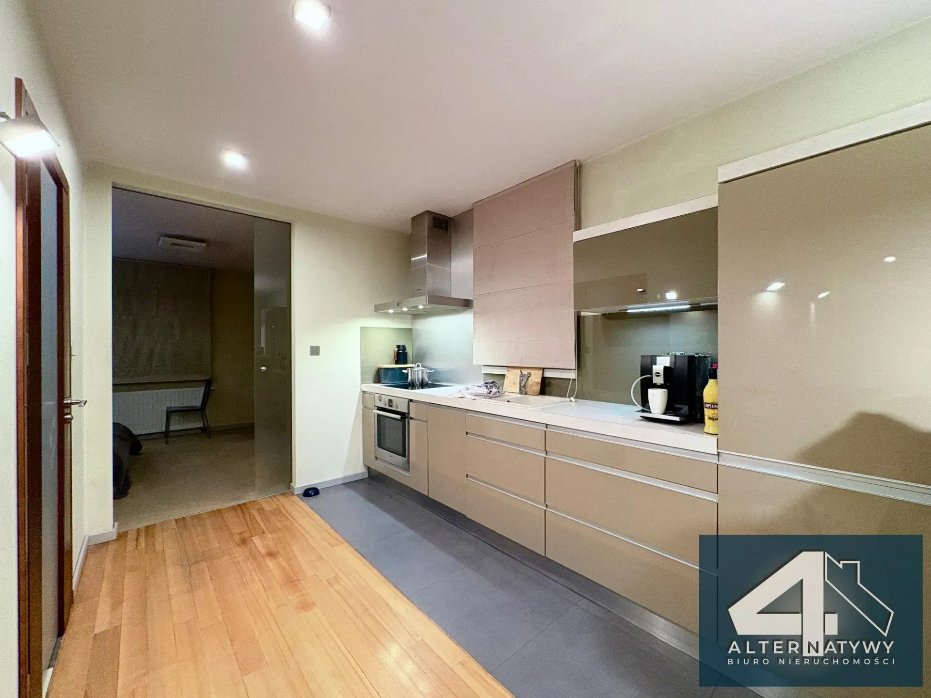 Dwa pokoje z opcją trzech w przyjemnym otoczeniu 4