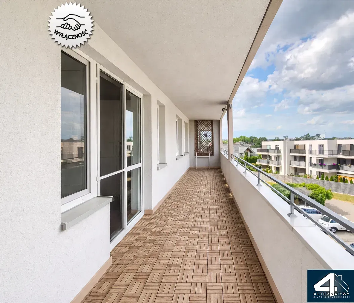 70 m2 z dużym balkonem/ garaż+ komórka w cenie! 2