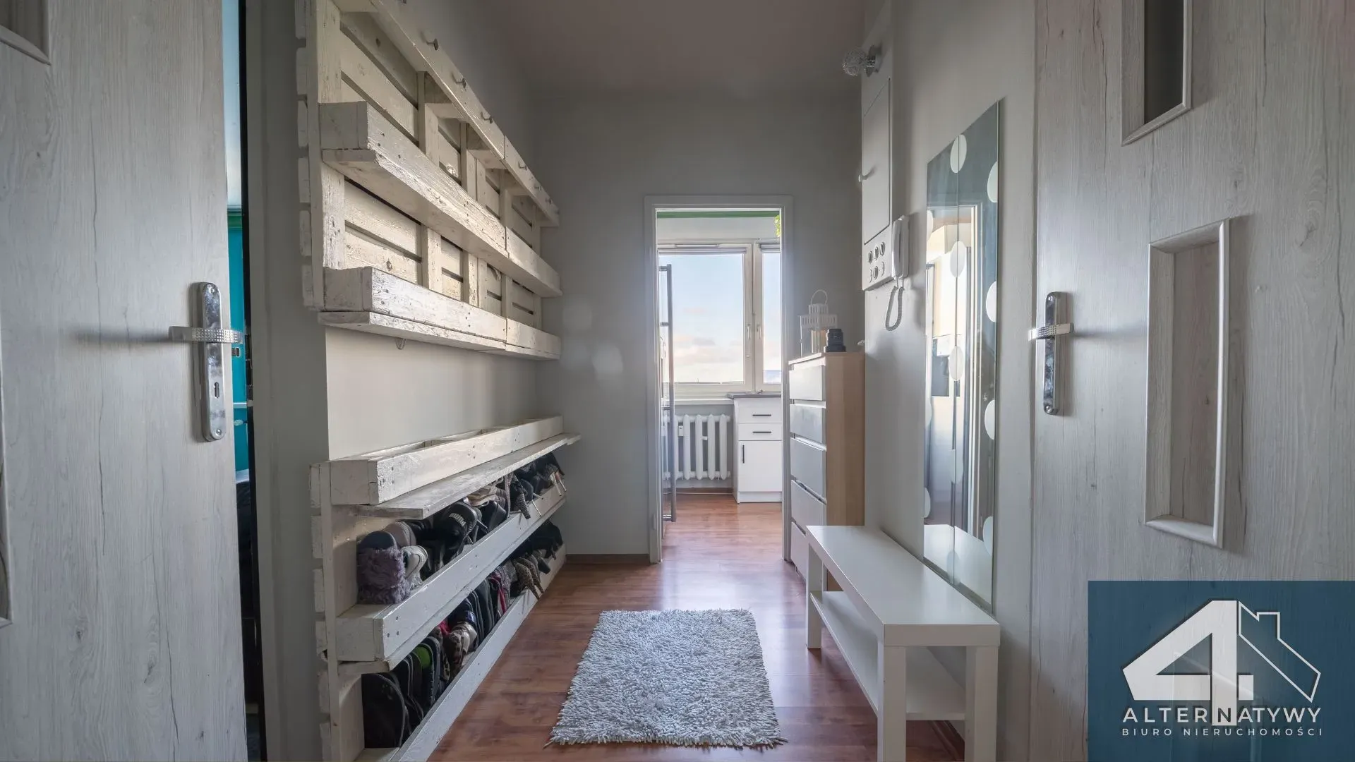 Duża kawalerka, do wprowadzenia 7