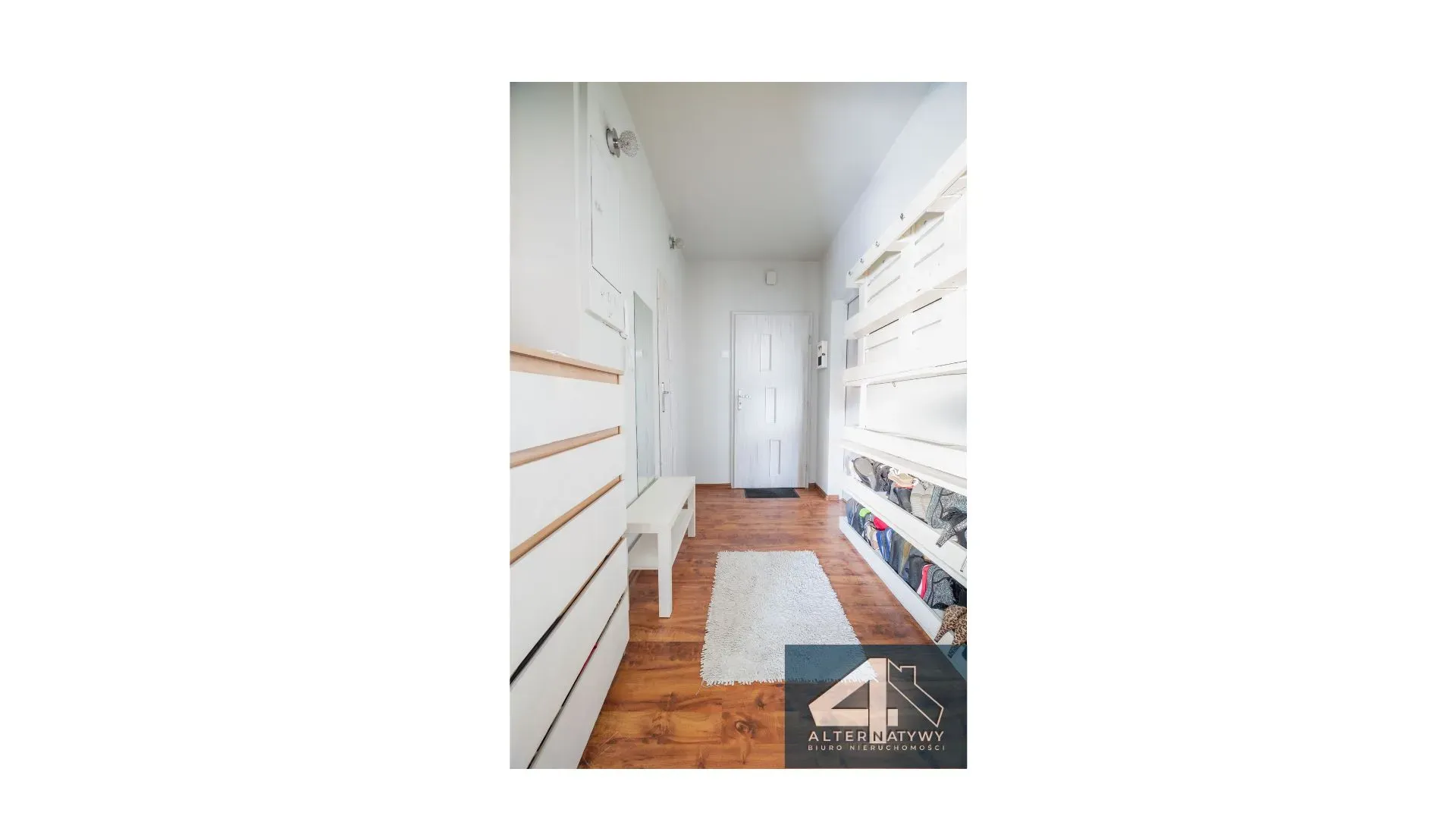 Duża kawalerka, do wprowadzenia 8