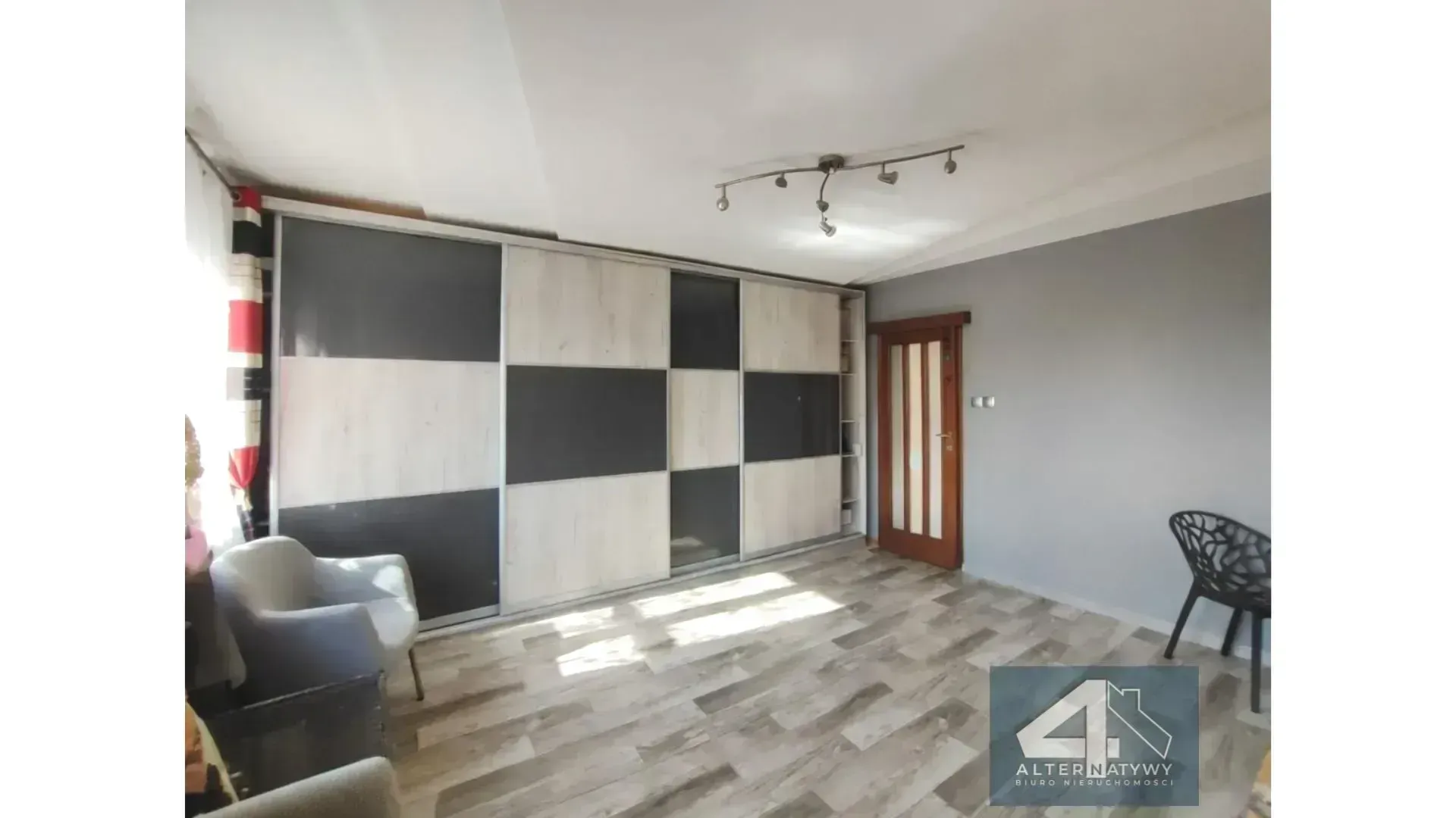 Niższa cena/ 3 sypialnie/ winda 2