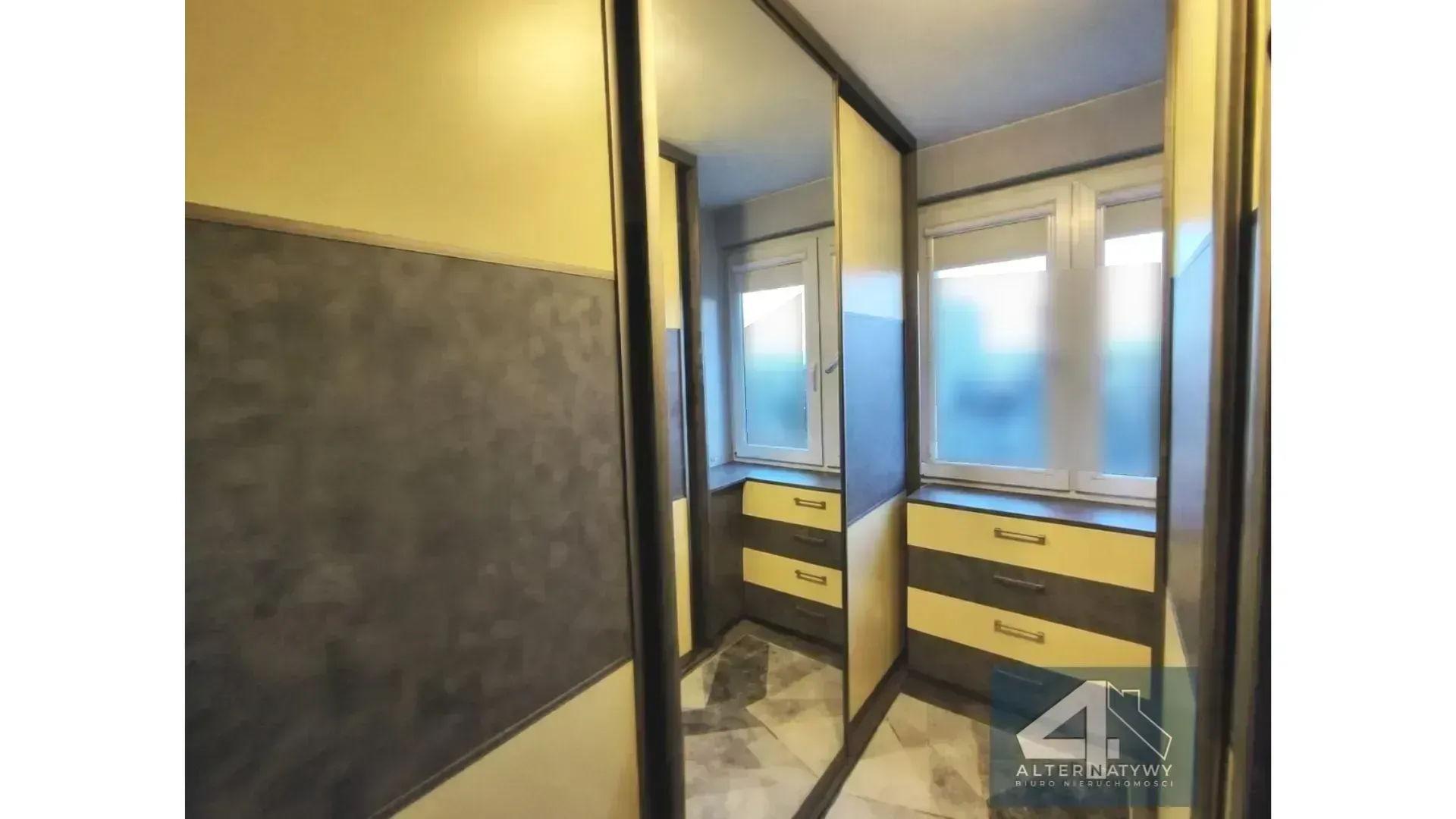 Niższa cena/ 3 sypialnie/ winda 10