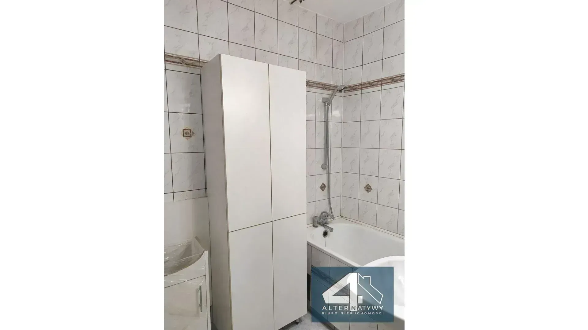 3 pokoje/ po remoncie/nowe drzwi 6