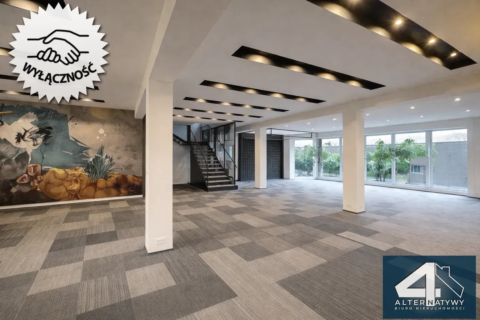 Showroom + biuro + magazyn przy A2 4