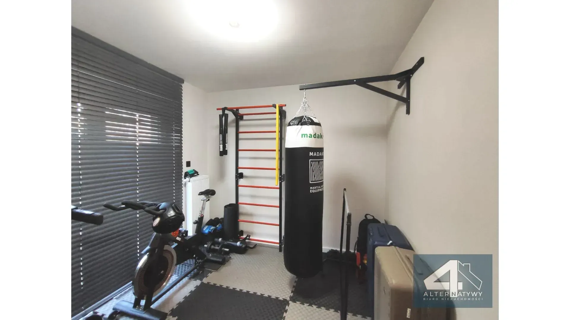 Dwupoziomowy apartament z dużym ogrodem 6