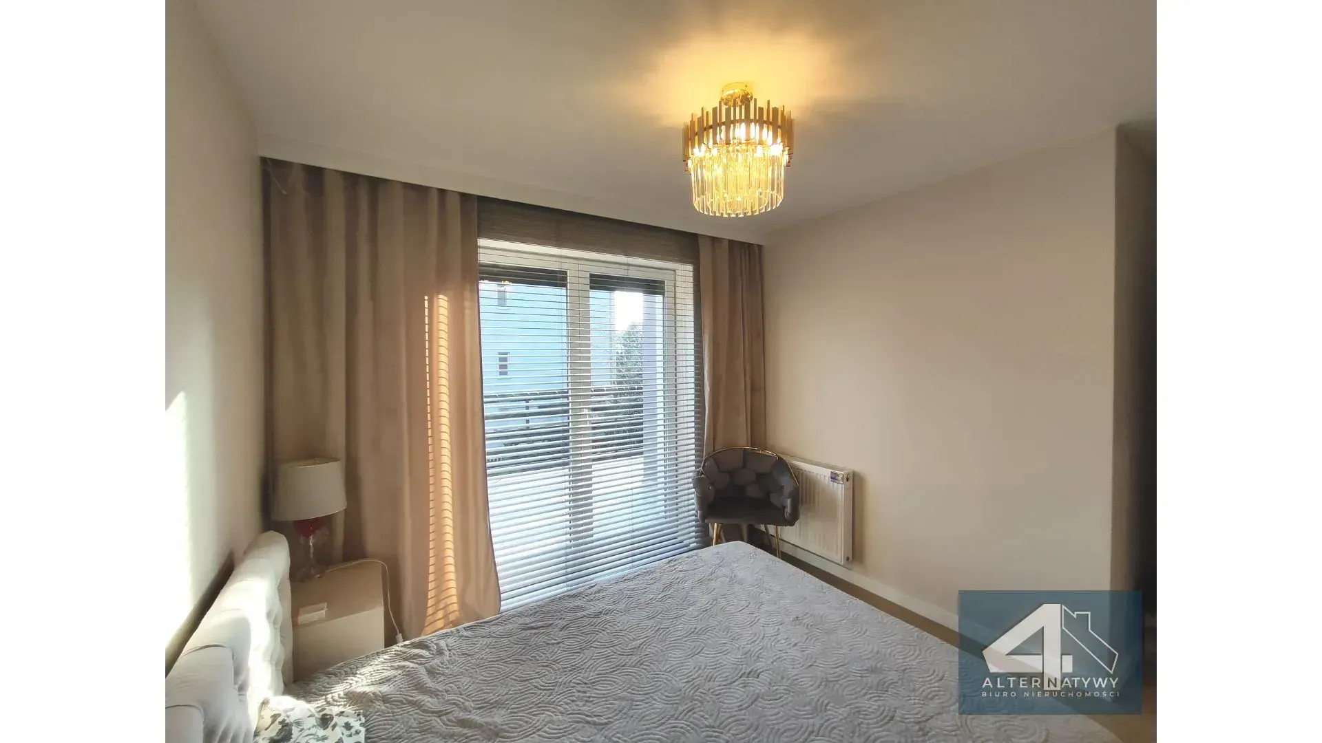 Dwupoziomowy apartament z dużym ogrodem 22