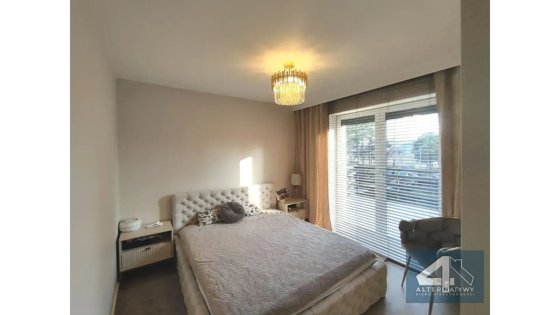 Dwupoziomowy apartament z dużym ogrodem 2