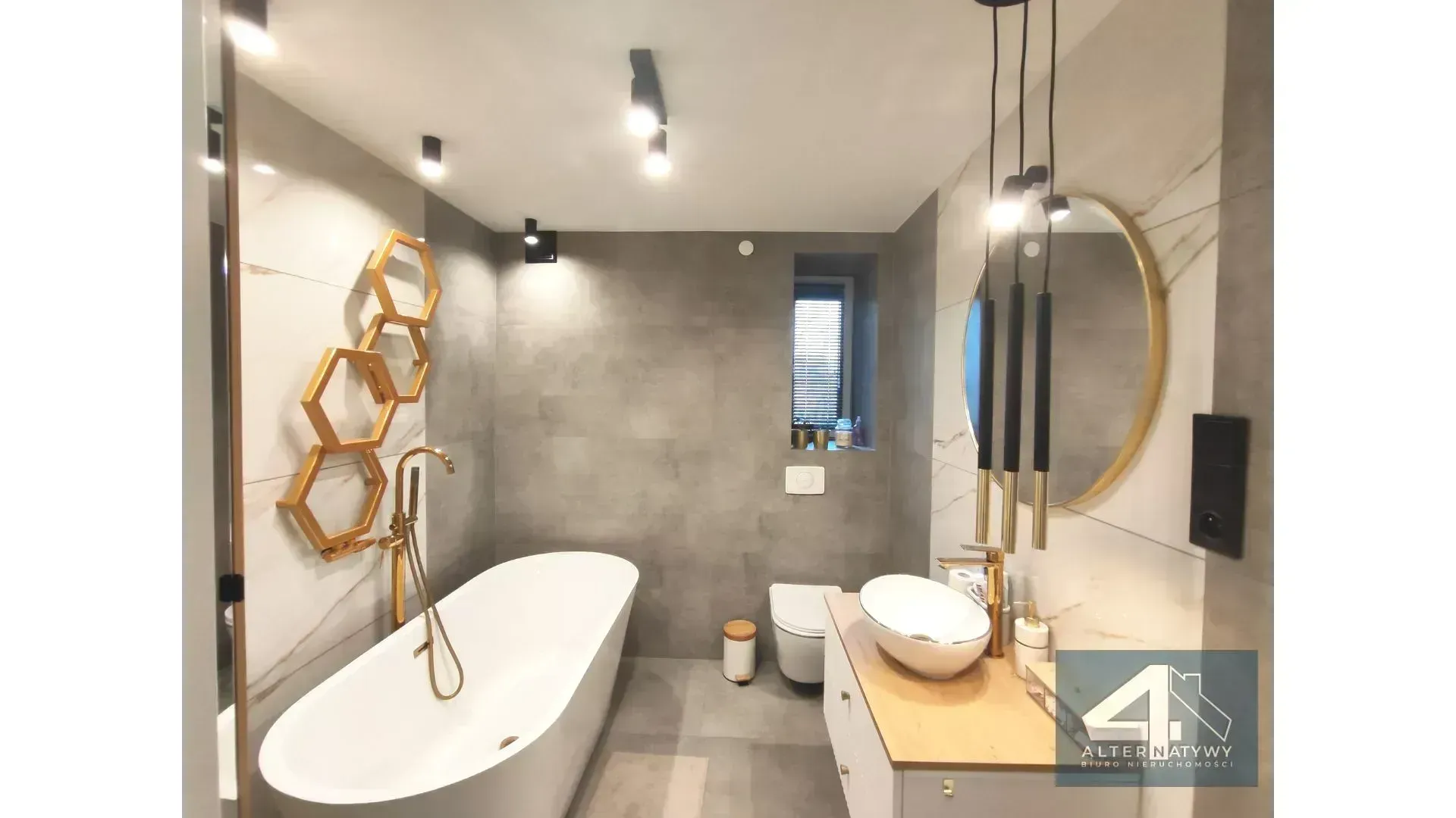 Dwupoziomowy apartament z dużym ogrodem 3