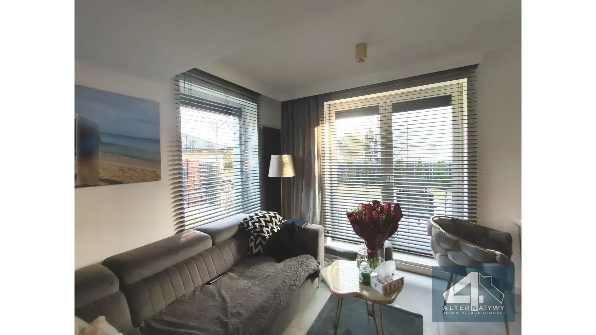 Dwupoziomowy apartament z dużym ogrodem 4