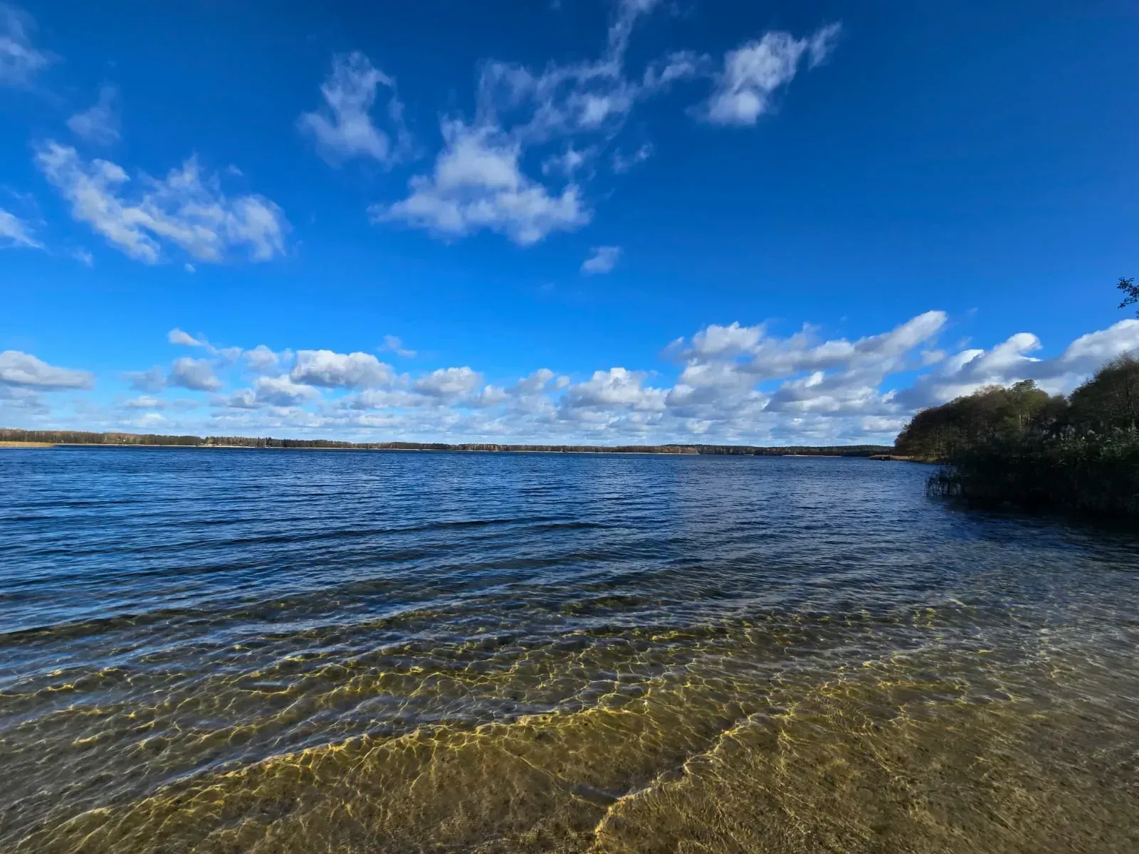 Dom nad malowniczym jeziorem 7